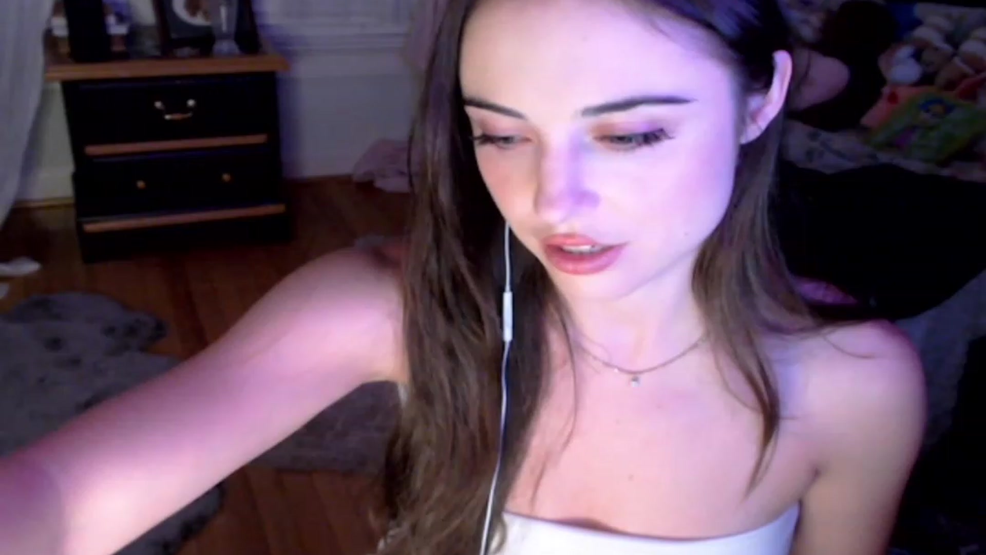 Gallery image thumbnail from Purrityy's myfreecams stream on, 07/25/2023, 05:05 image 14 of 20