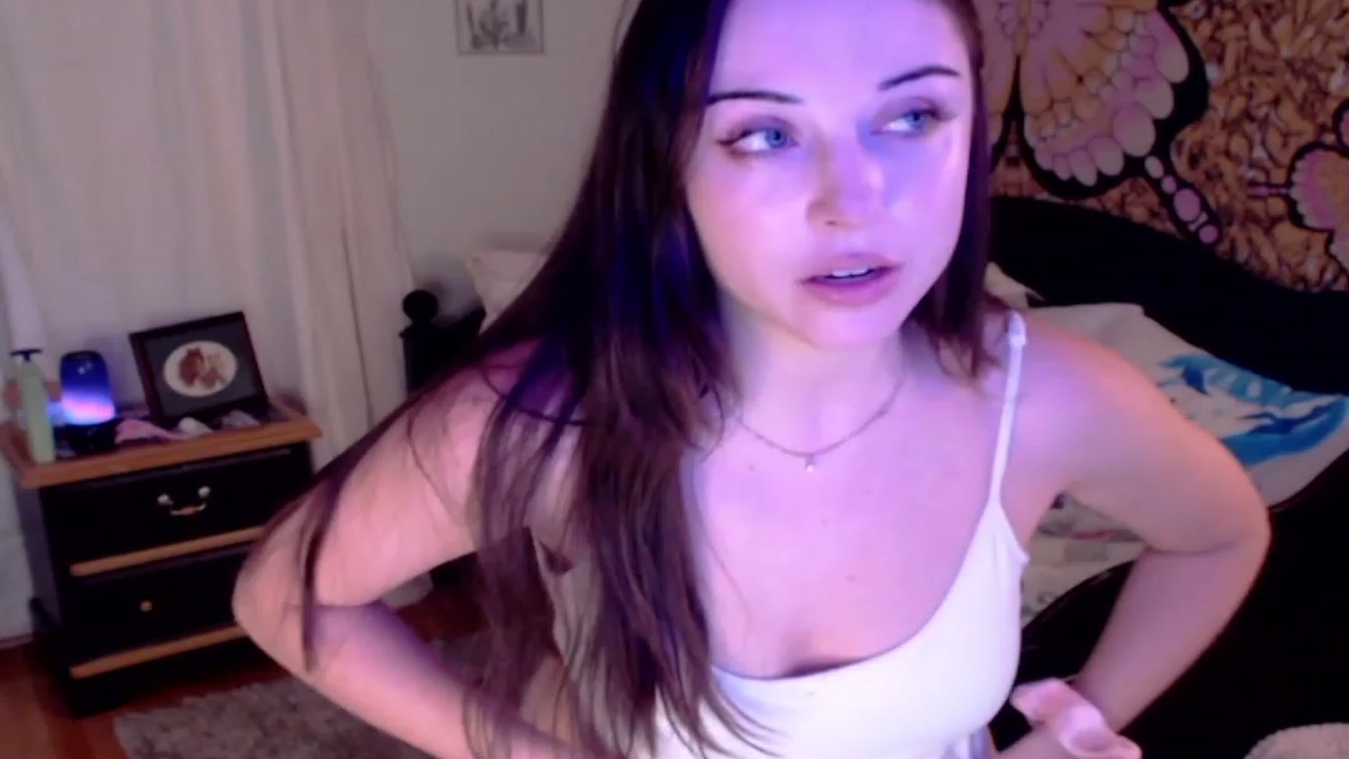 Gallery image thumbnail from Purrityy's myfreecams stream on, 08/04/2023, 04:49 image 16 of 20