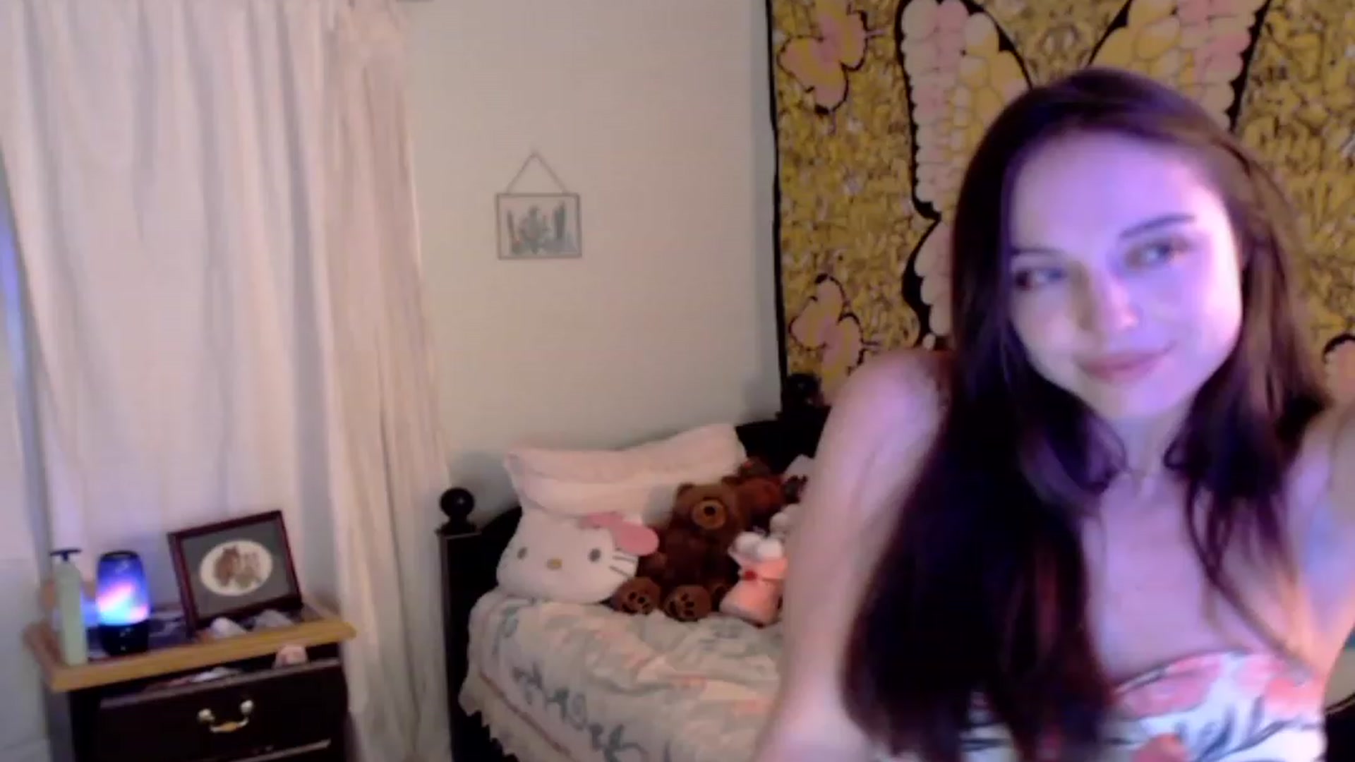 Gallery image thumbnail from Purrityy's myfreecams stream on, 08/04/2023, 05:39 image 16 of 20