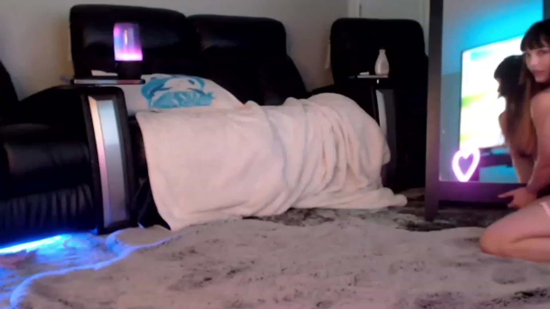 Gallery image thumbnail from Purrityy's myfreecams stream on, 08/10/2023, 04:21 image 2 of 20