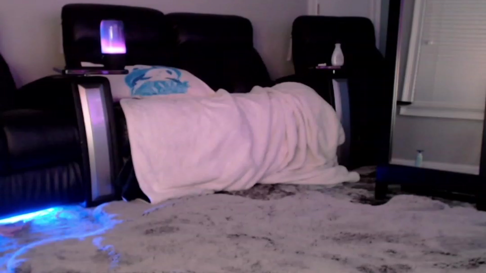 Gallery image thumbnail from Purrityy's myfreecams stream on, 08/10/2023, 04:21 image 6 of 20