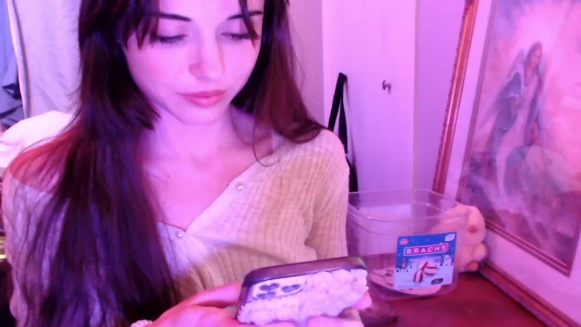 Gallery image thumbnail from Purrityy's myfreecams stream on, 12/08/2023, 06:11 image 19 of 20
