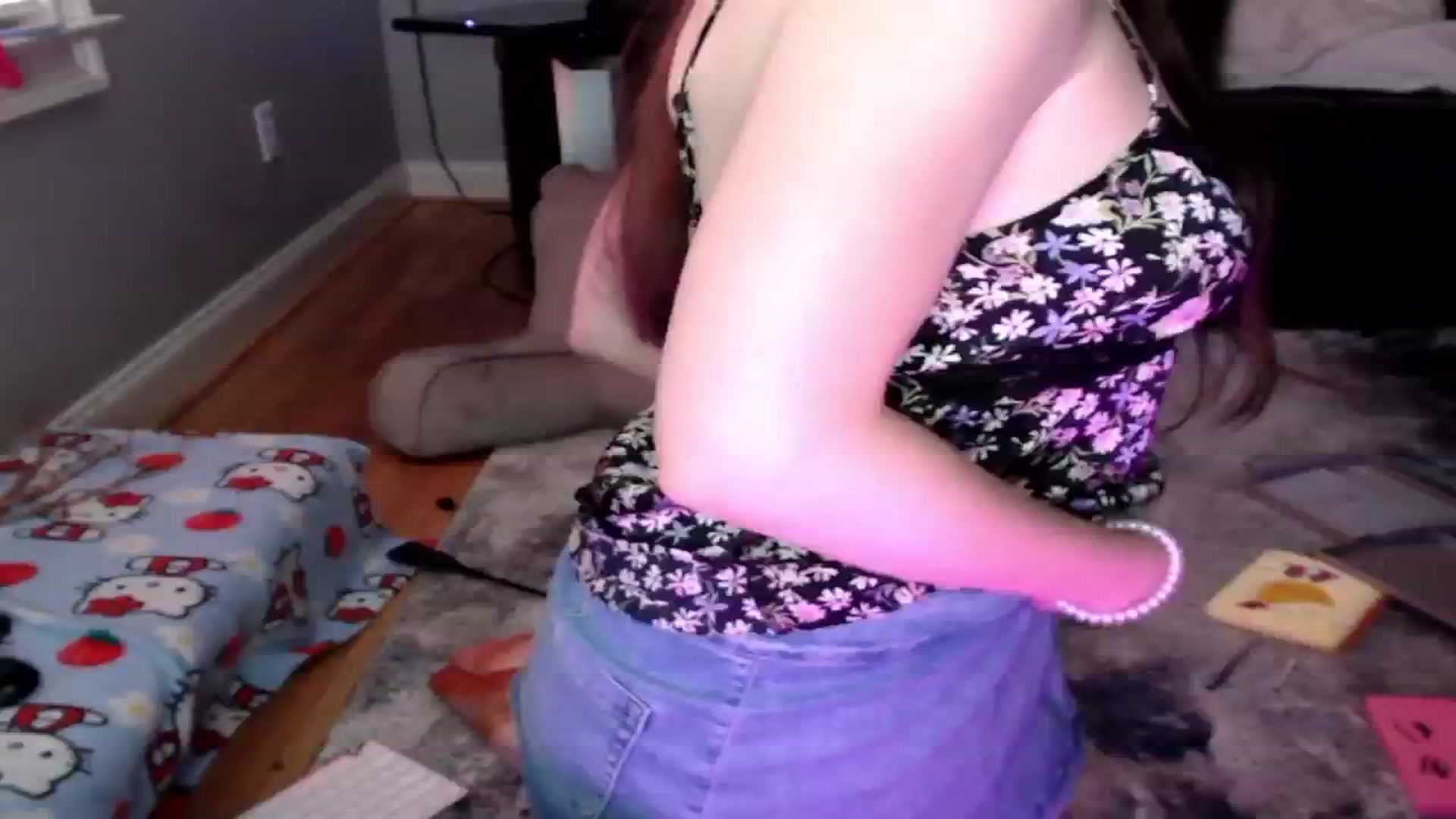 Gallery image thumbnail from Purrityy's myfreecams stream on, 03/08/2024, 19:00 image 8 of 20