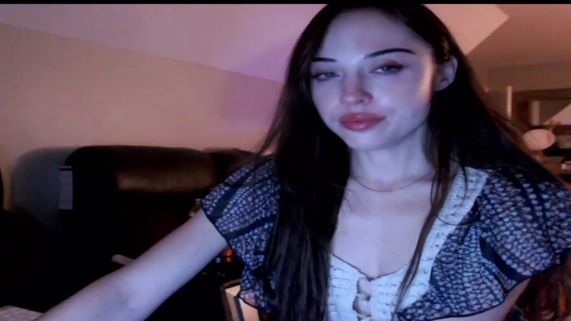 Gallery image thumbnail from Purrityy's myfreecams stream on, 05/14/2024, 05:37 image 15 of 20