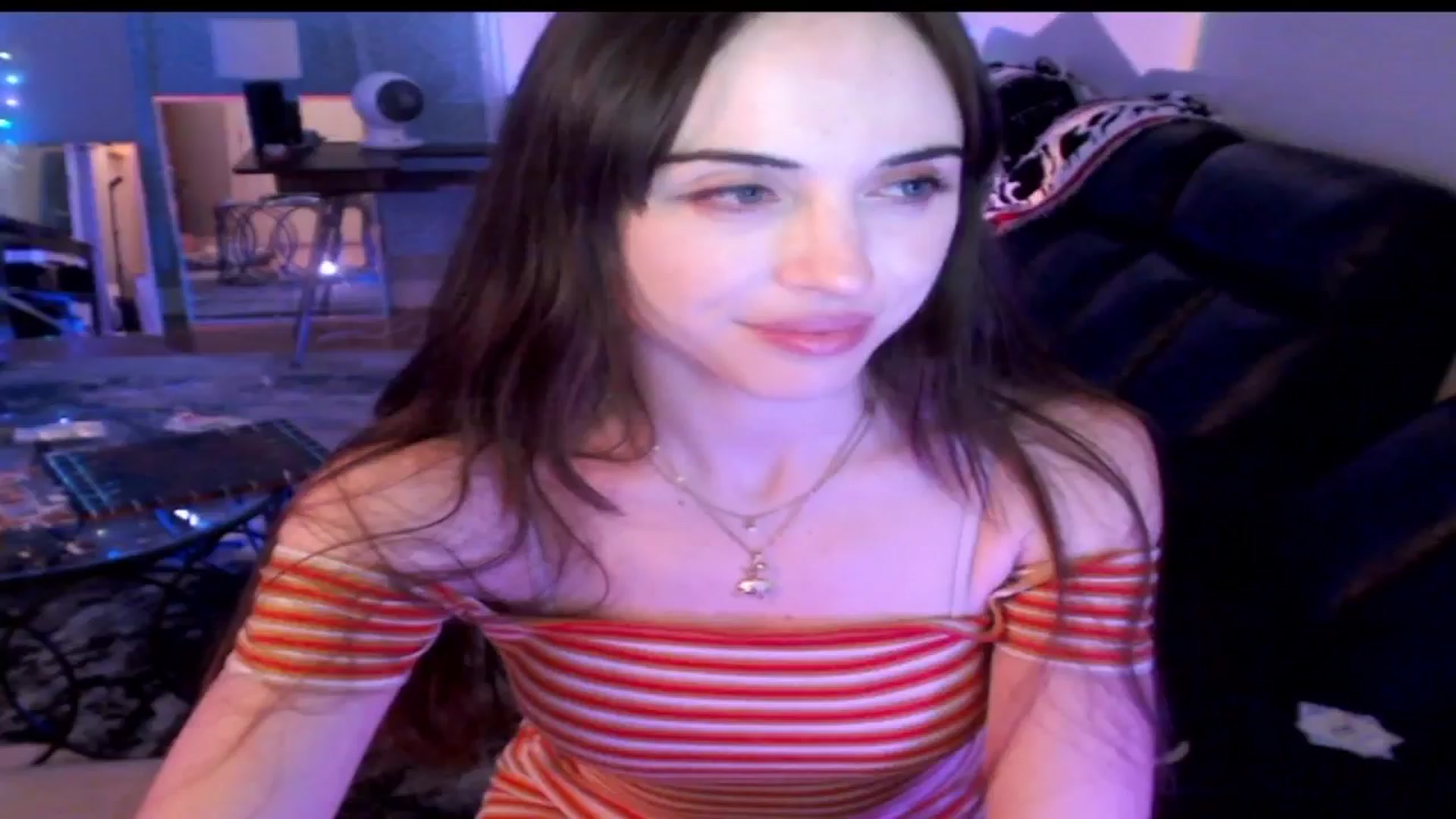Gallery image thumbnail from Purrityy's myfreecams stream on, 05/26/2024, 01:05 image 18 of 20