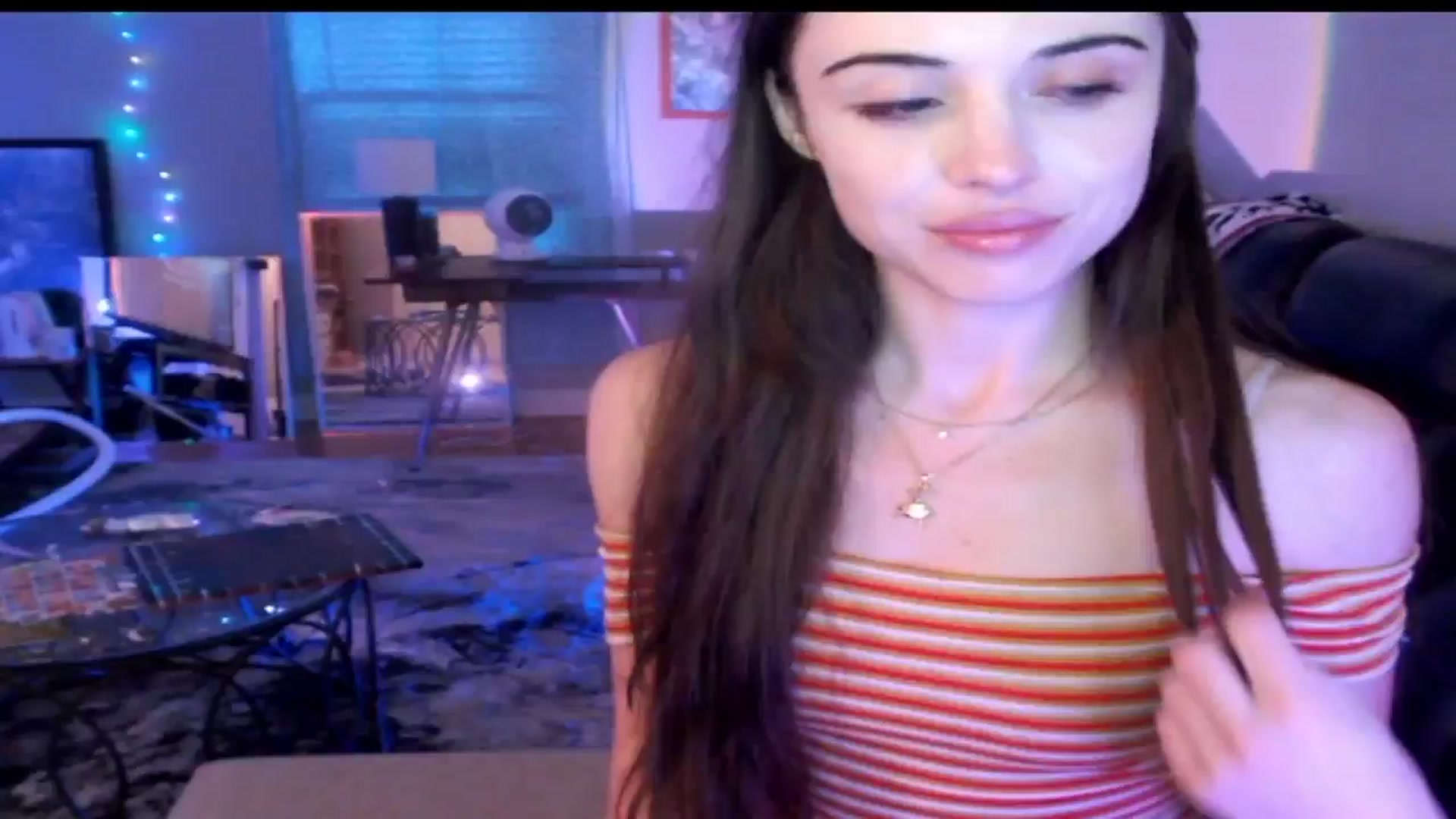 Gallery image thumbnail from Purrityy's myfreecams stream on, 05/26/2024, 01:05 image 7 of 20