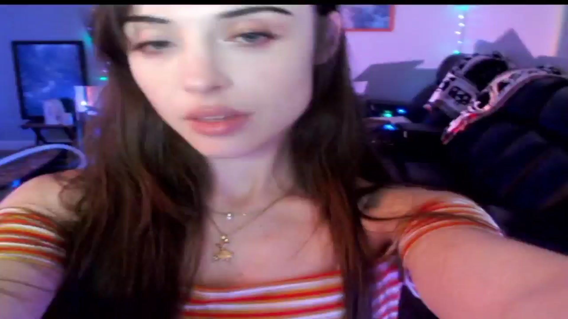 Gallery image thumbnail from Purrityy's myfreecams stream on, 05/26/2024, 01:05 image 10 of 20