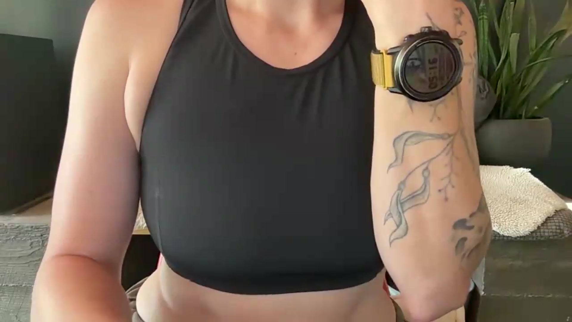 Gallery image thumbnail from PurrtyMetal's myfreecams stream on, 07/18/2026, 23:33 image 16 of 20