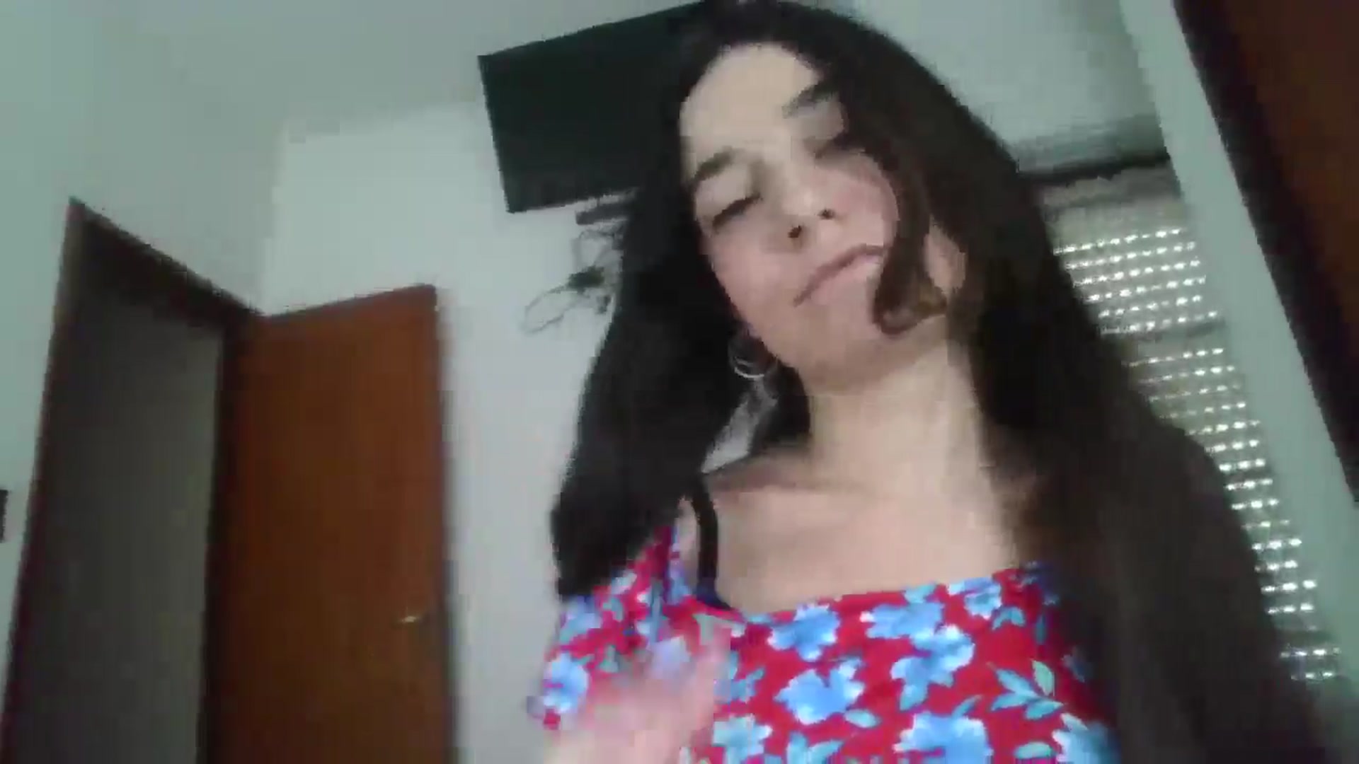Gallery image thumbnail from Putis's myfreecams stream on, 12/08/2025, 16:36 image 3 of 20
