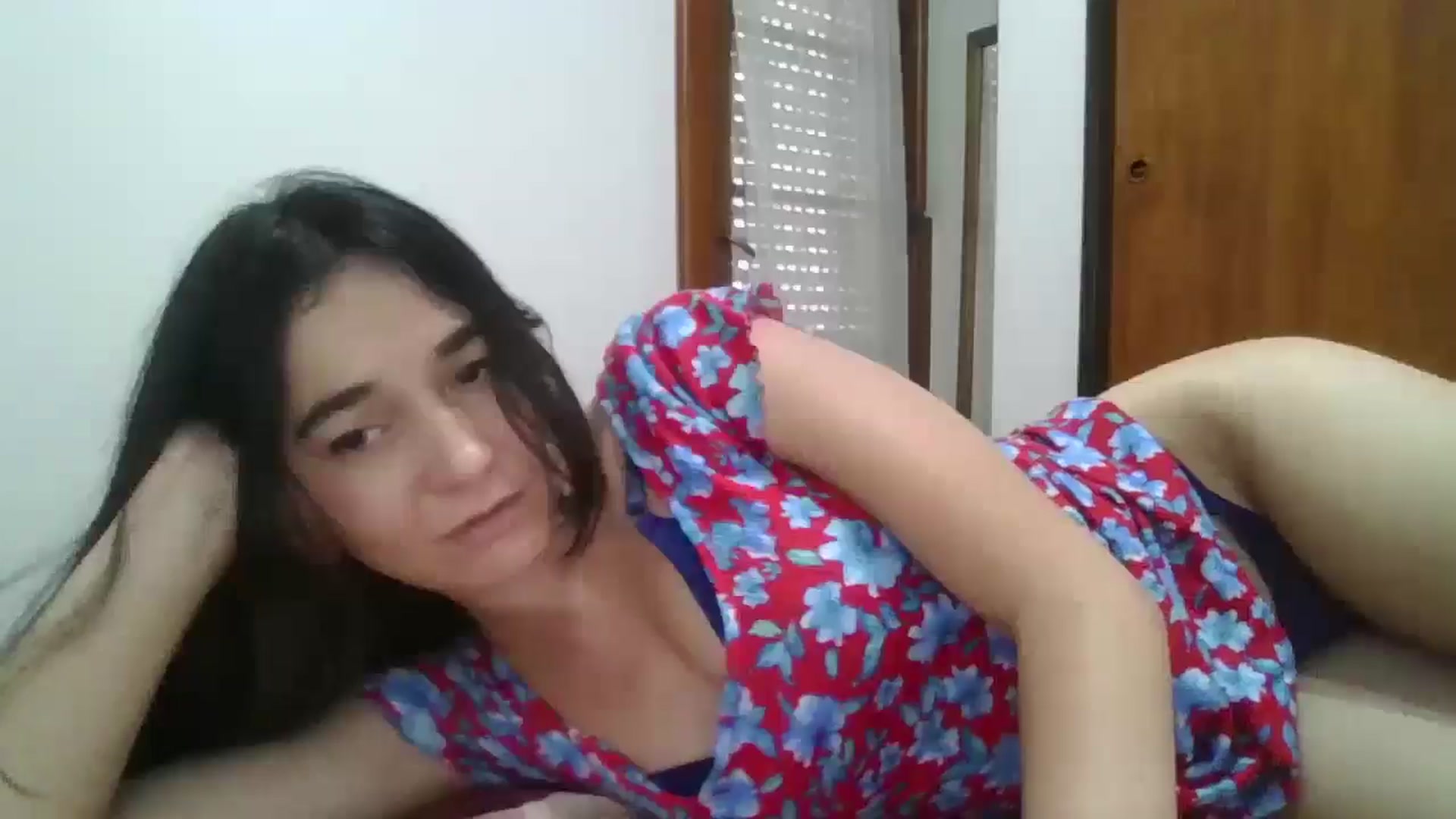 Gallery image thumbnail from Putis's myfreecams stream on, 12/08/2025, 17:21 image 6 of 20