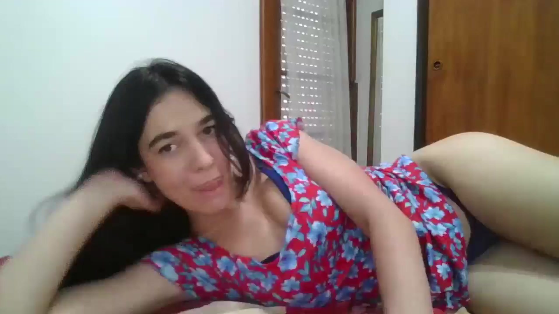 Gallery image thumbnail from Putis's myfreecams stream on, 12/08/2025, 17:21 image 7 of 20