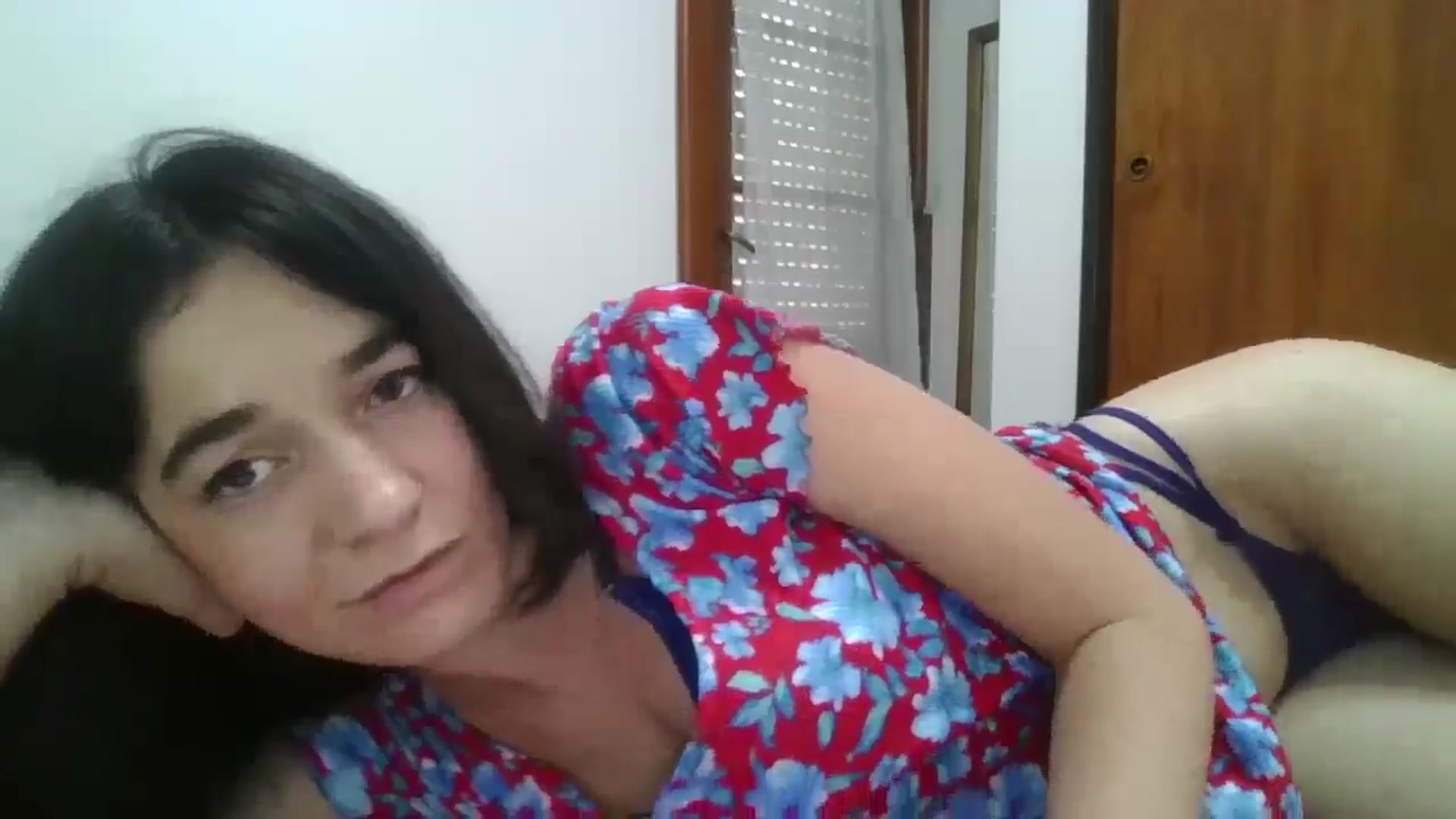 Gallery image thumbnail from Putis's myfreecams stream on, 12/08/2025, 17:21 image 10 of 20