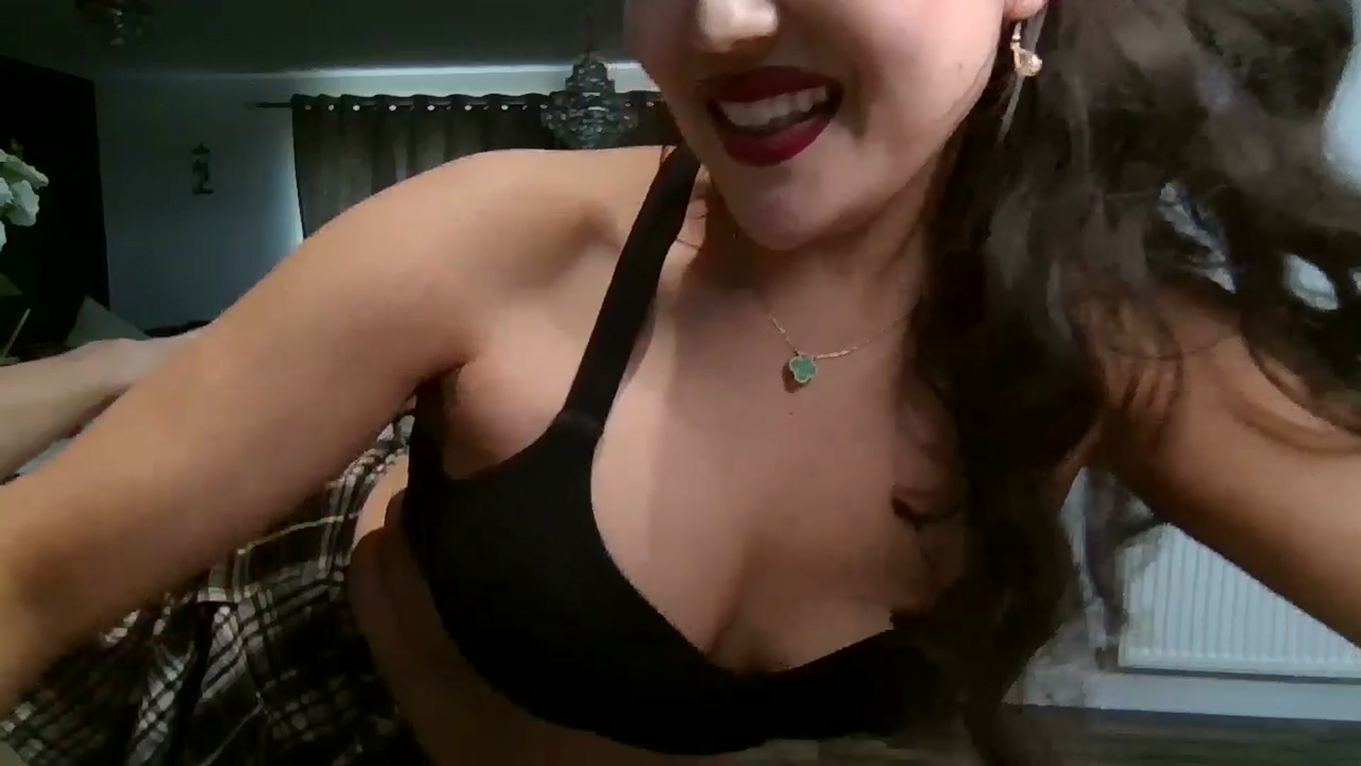 Gallery image thumbnail from Puurrfection's myfreecams stream on, 04/17/2025, 14:54 image 8 of 20