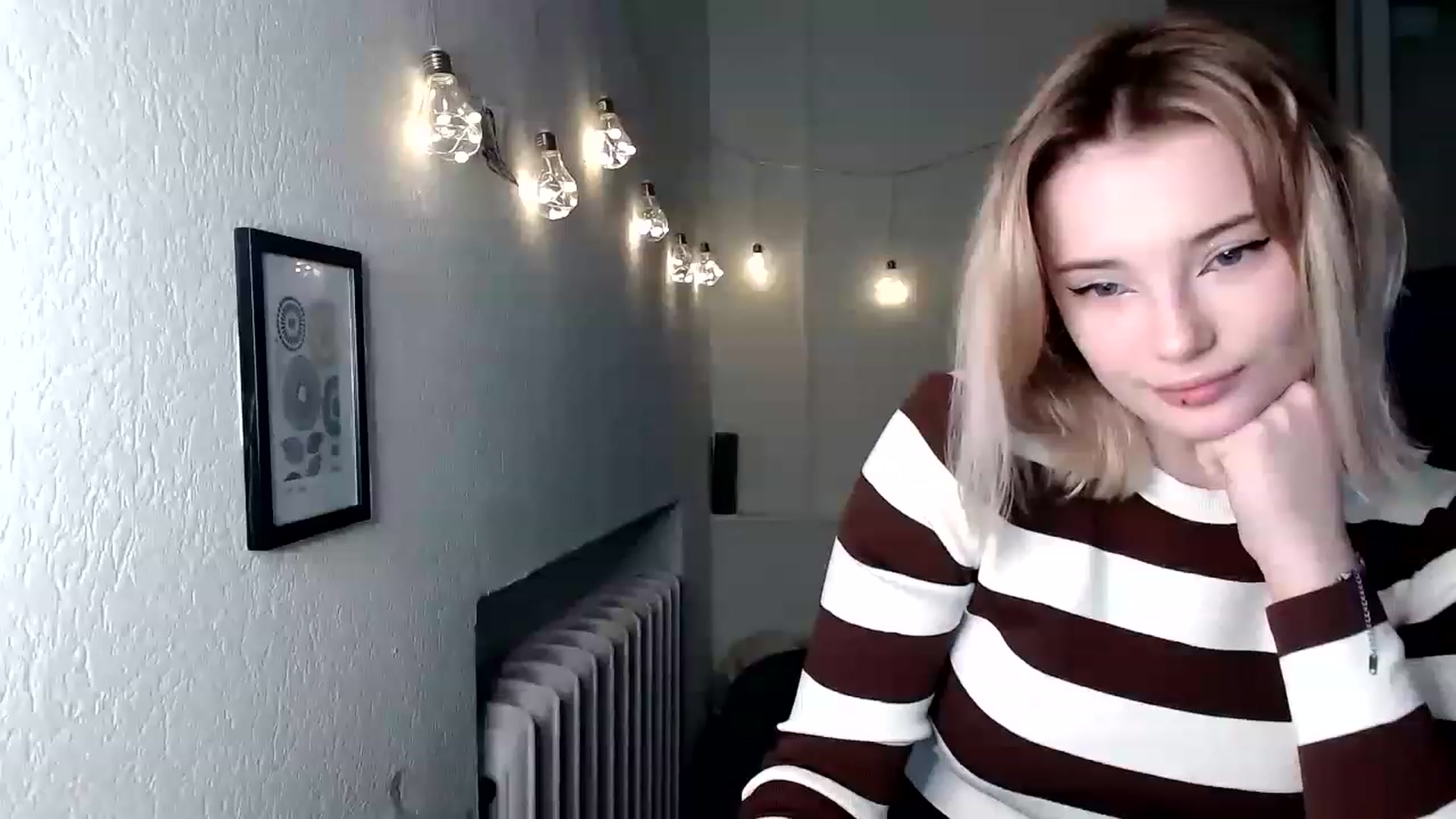 Gallery image thumbnail from Pvt_quin's myfreecams stream on, 01/20/2023, 14:11 image 17 of 20