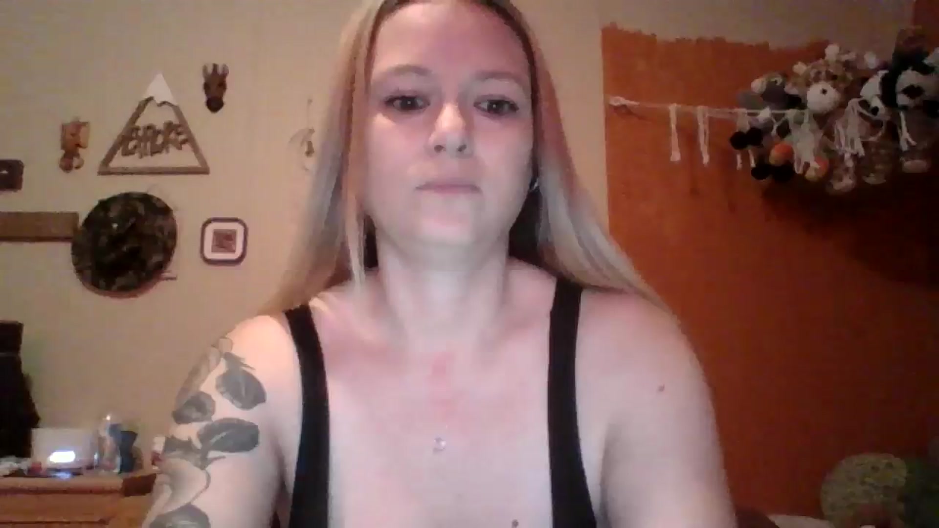 Gallery image thumbnail from PwincessXxx's myfreecams stream on, 09/08/2024, 22:39 image 17 of 20