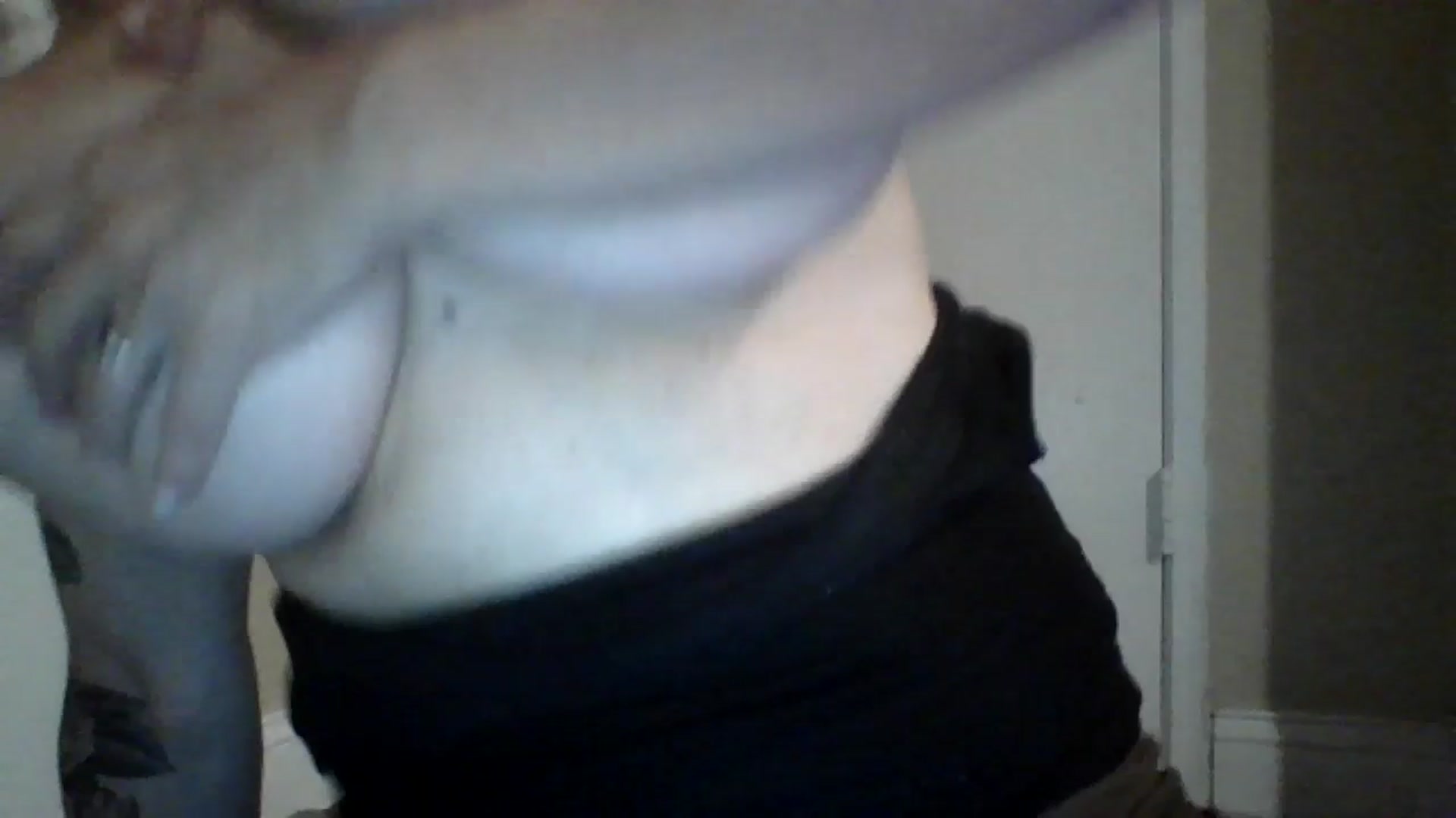 Gallery image thumbnail from PwincessXxx's myfreecams stream on, 07/21/2025, 01:21 image 12 of 20