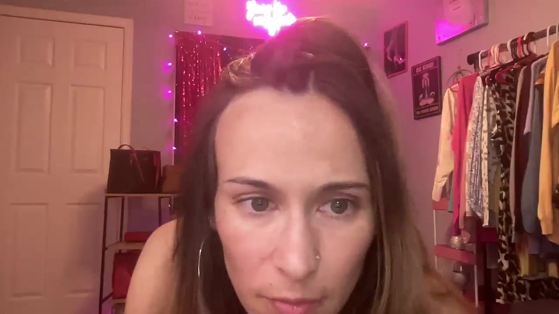 Gallery image thumbnail from QTGirlNxtD00R's myfreecams stream on, 05/05/2025, 13:05 image 10 of 20