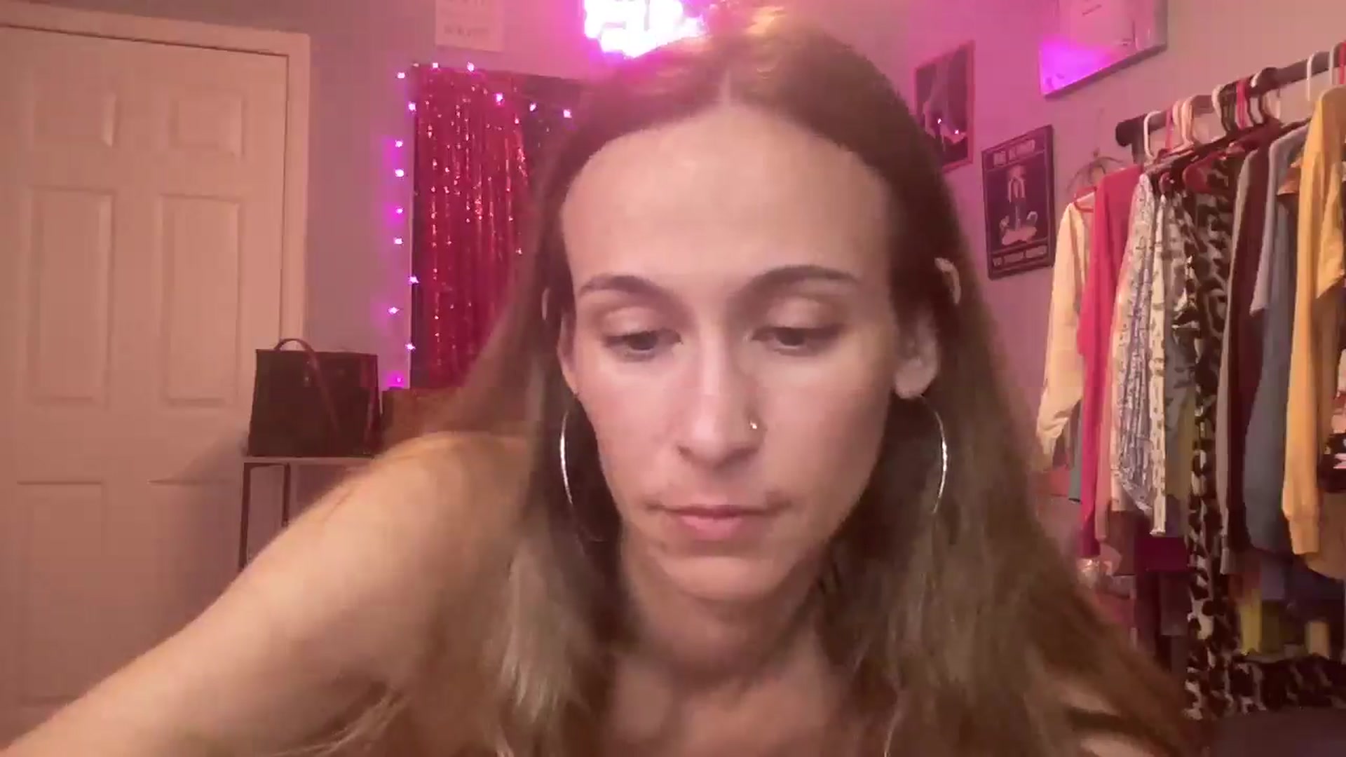 Gallery image thumbnail from QTGirlNxtD00R's myfreecams stream on, 05/05/2025, 13:05 image 12 of 20