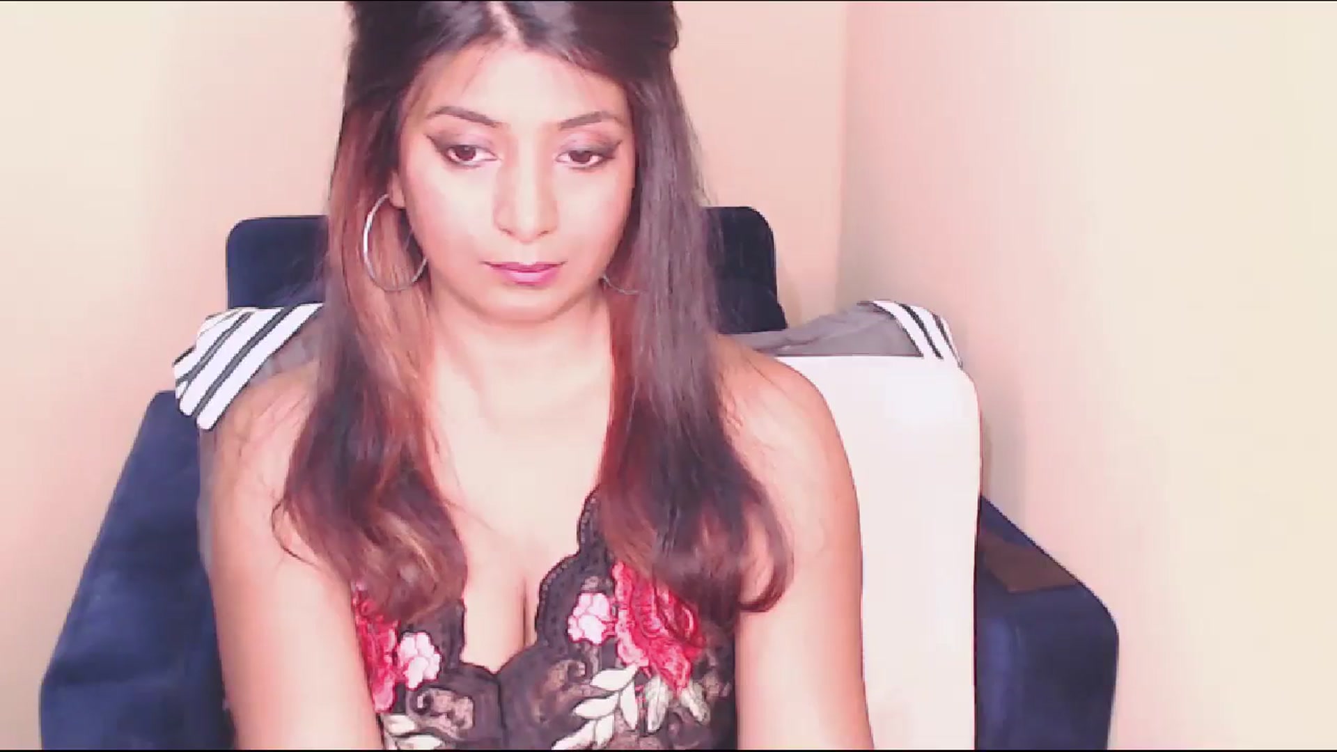 Gallery image thumbnail from QUEEN_BELLA's myfreecams stream on, 12/10/2023, 16:11 image 9 of 20