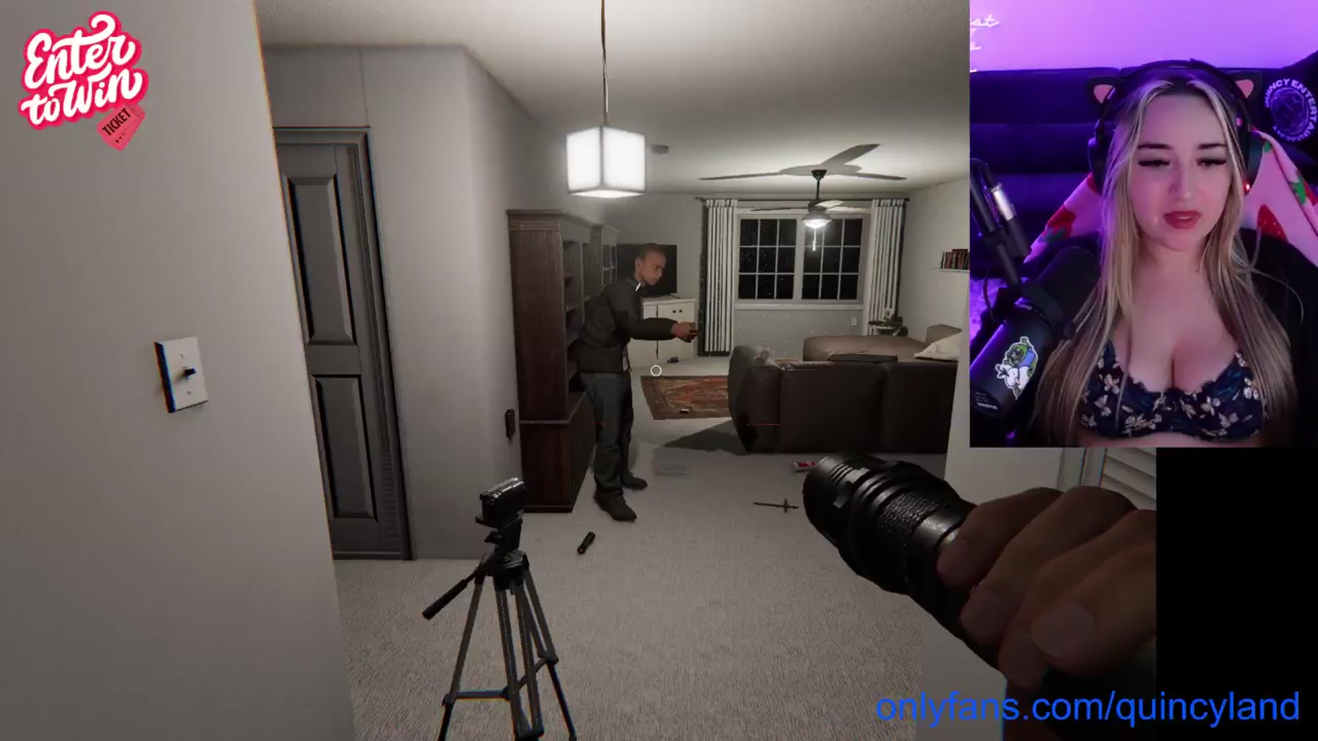 Gallery image thumbnail from QUINCY's myfreecams stream on, 11/15/2024, 01:16 image 8 of 20