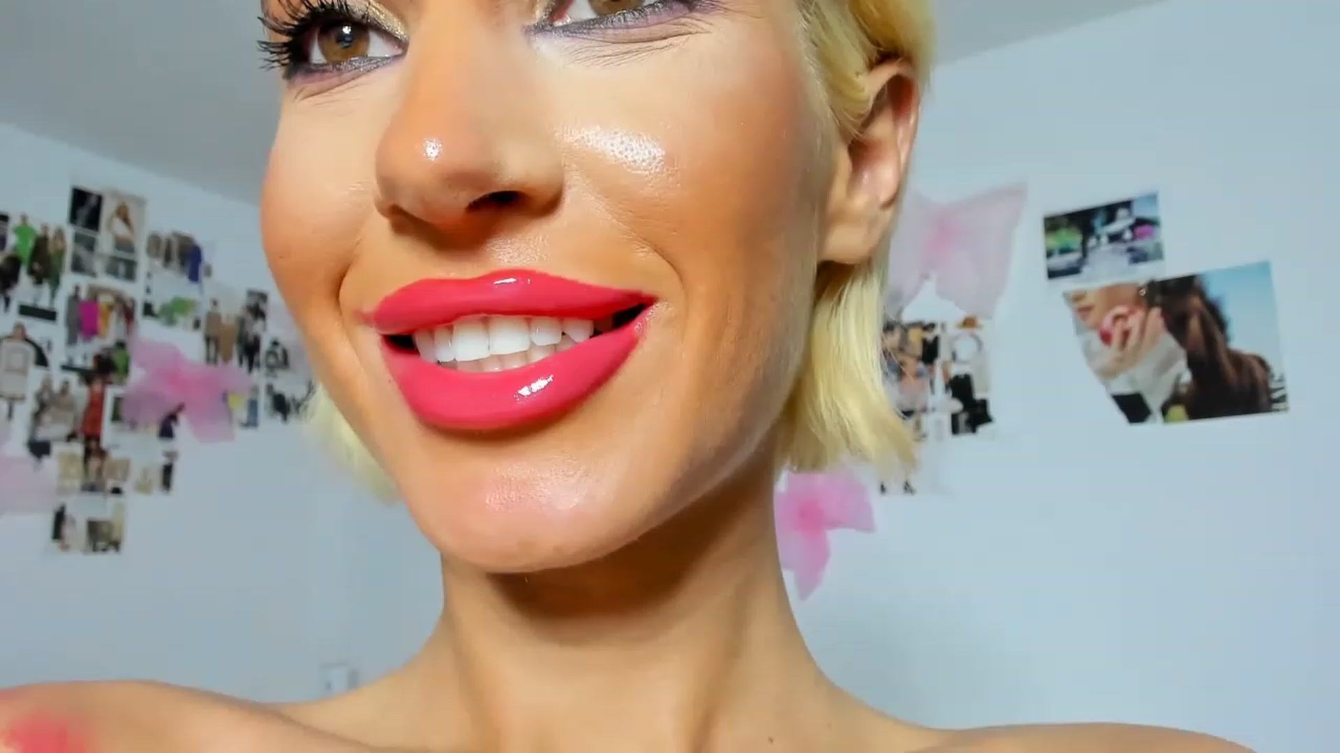 Gallery image thumbnail from Qarinah's myfreecams stream on, 12/25/2022, 05:41 image 15 of 20