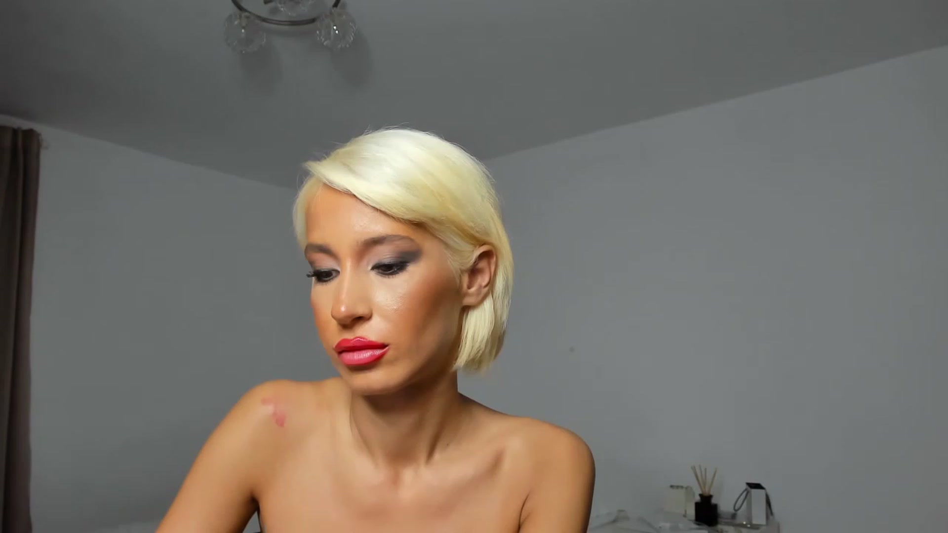 Gallery image thumbnail from Qarinah's myfreecams stream on, 12/26/2022, 01:47 image 10 of 20