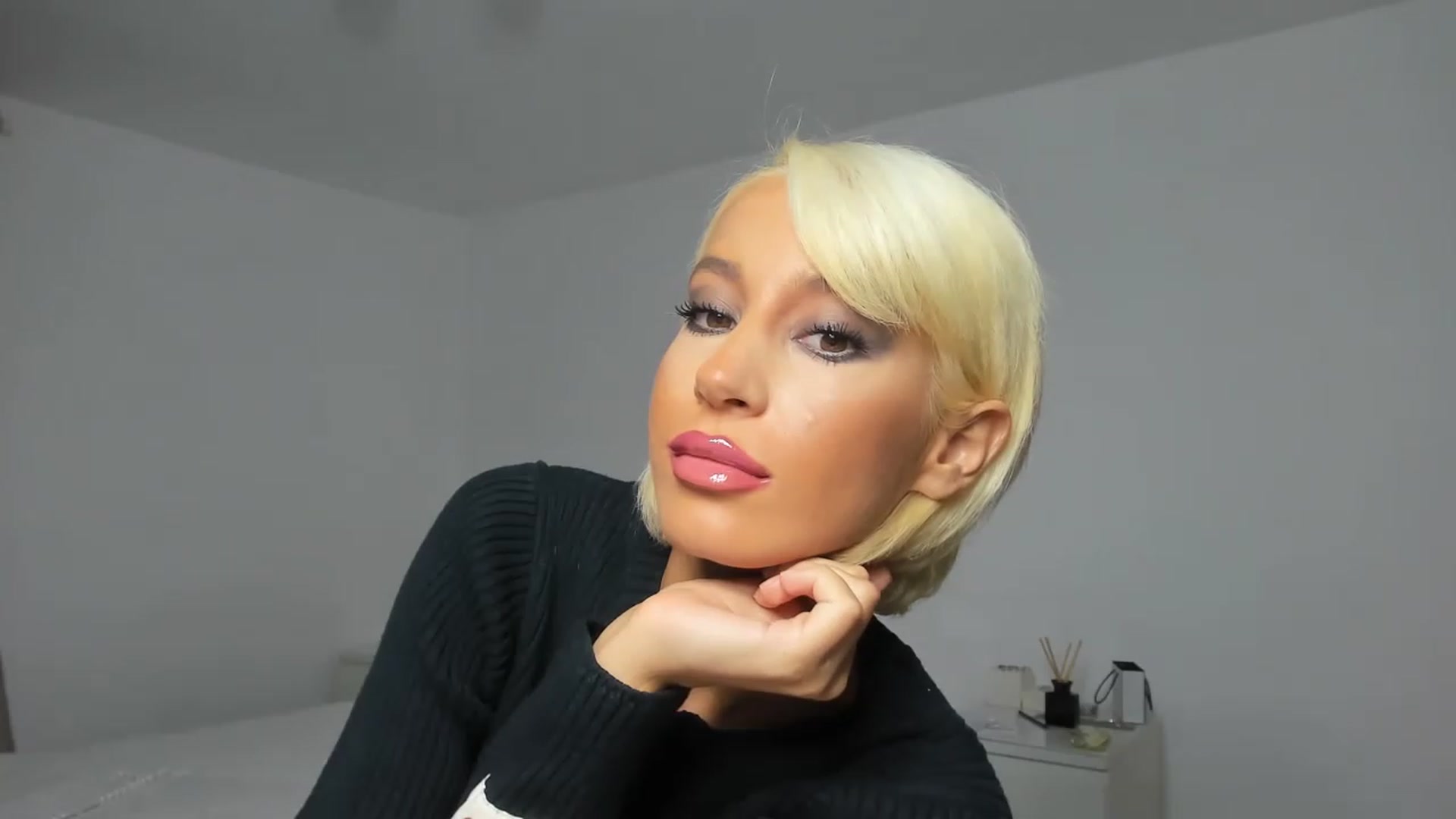 Gallery image thumbnail from Qarinah's myfreecams stream on, 12/26/2022, 23:36 image 2 of 20