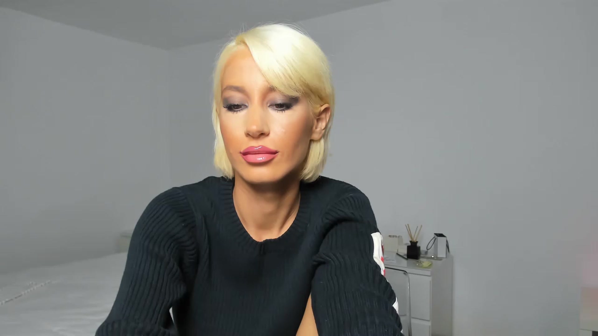Gallery image thumbnail from Qarinah's myfreecams stream on, 12/26/2022, 23:36 image 9 of 20