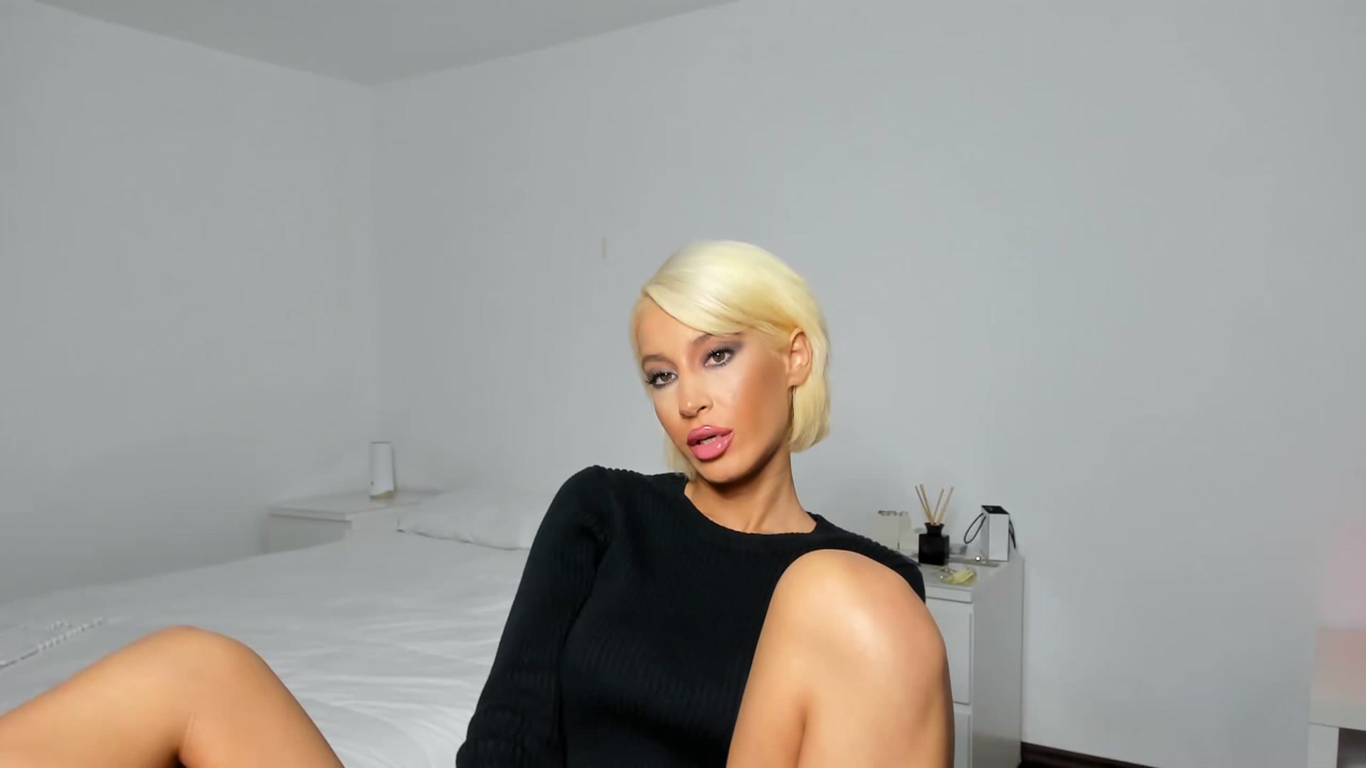 Gallery image thumbnail from Qarinah's myfreecams stream on, 12/27/2022, 02:02 image 1 of 20