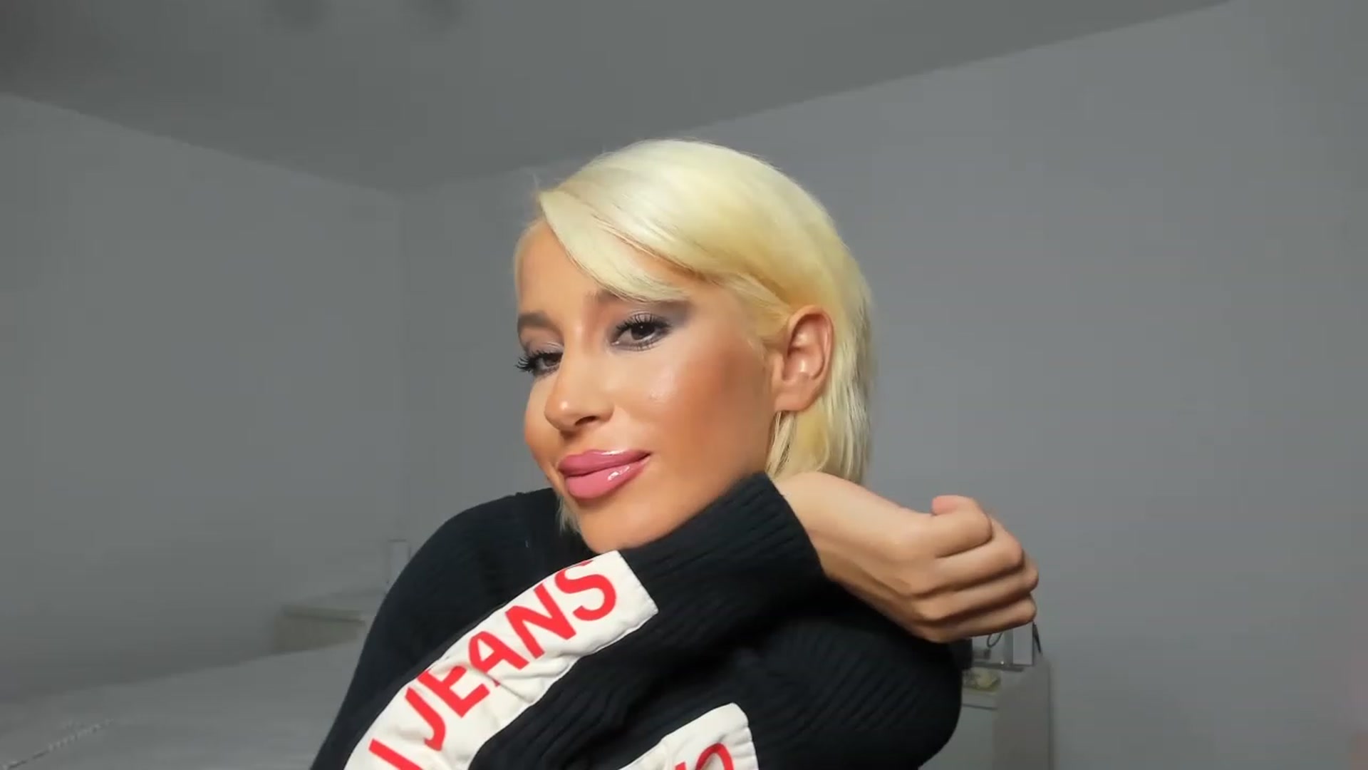 Gallery image thumbnail from Qarinah's myfreecams stream on, 12/27/2022, 02:02 image 20 of 20