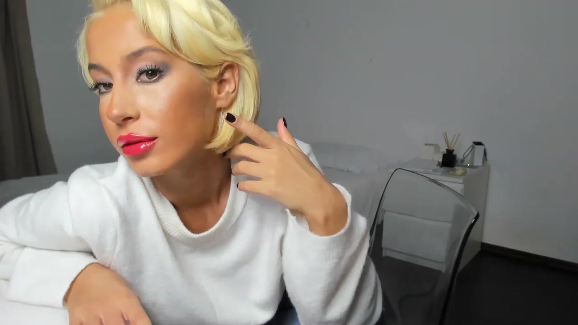 Gallery image thumbnail from Qarinah's myfreecams stream on, 12/28/2022, 22:39 image 6 of 20