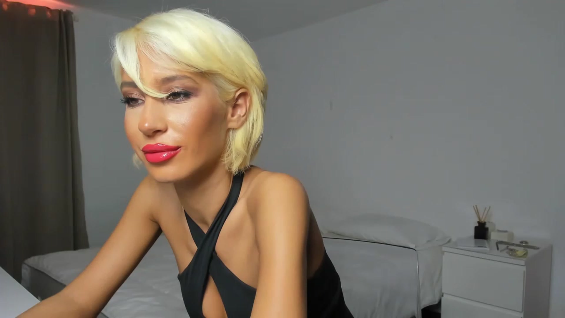 Gallery image thumbnail from Qarinah's myfreecams stream on, 12/31/2022, 12:13 image 13 of 20