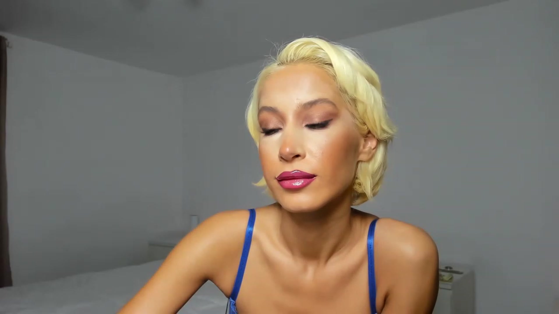 Gallery image thumbnail from Qarinah's myfreecams stream on, 01/01/2023, 22:27 image 19 of 20