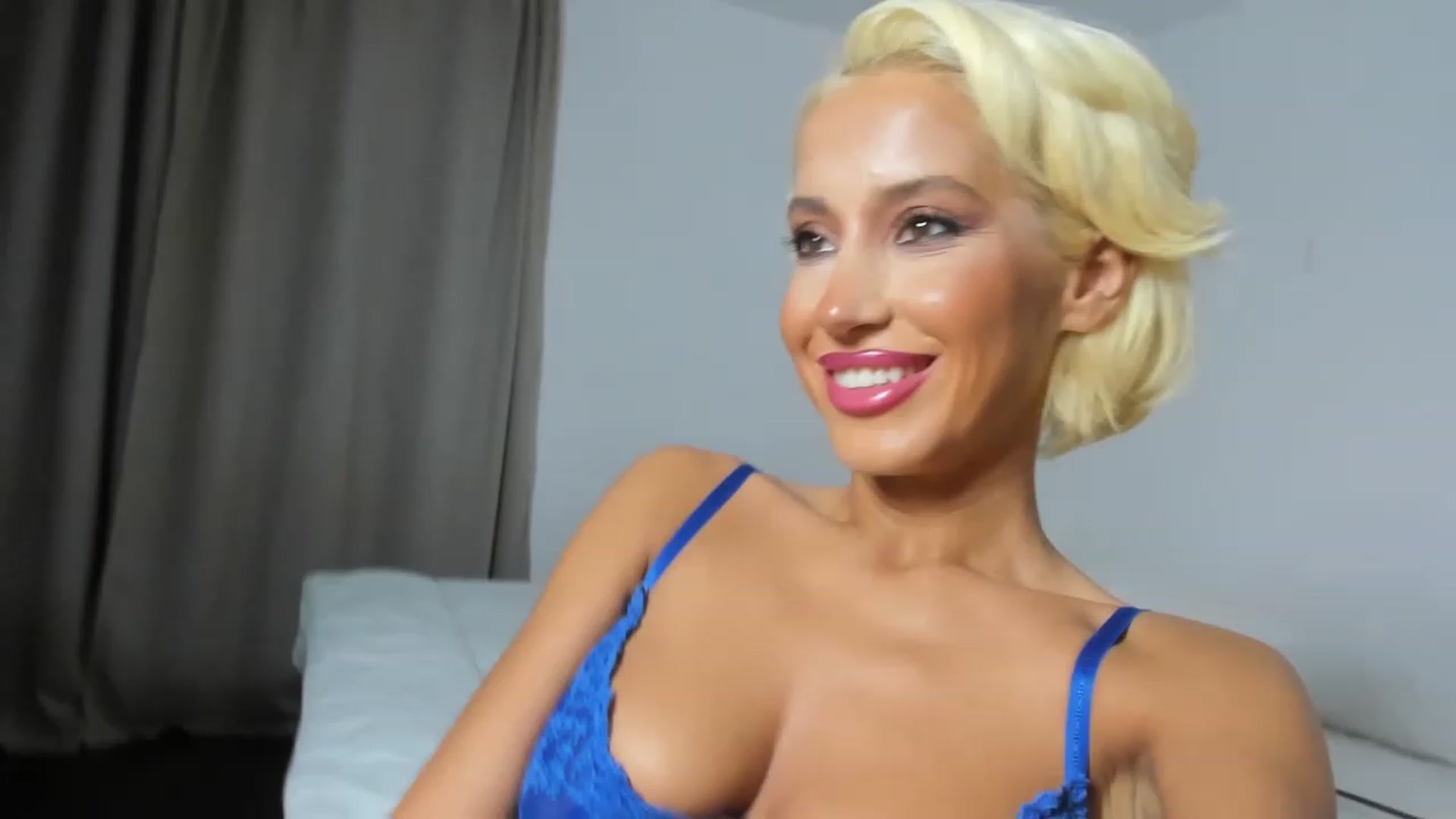 Gallery image thumbnail from Qarinah's myfreecams stream on, 01/02/2023, 04:37 image 2 of 20