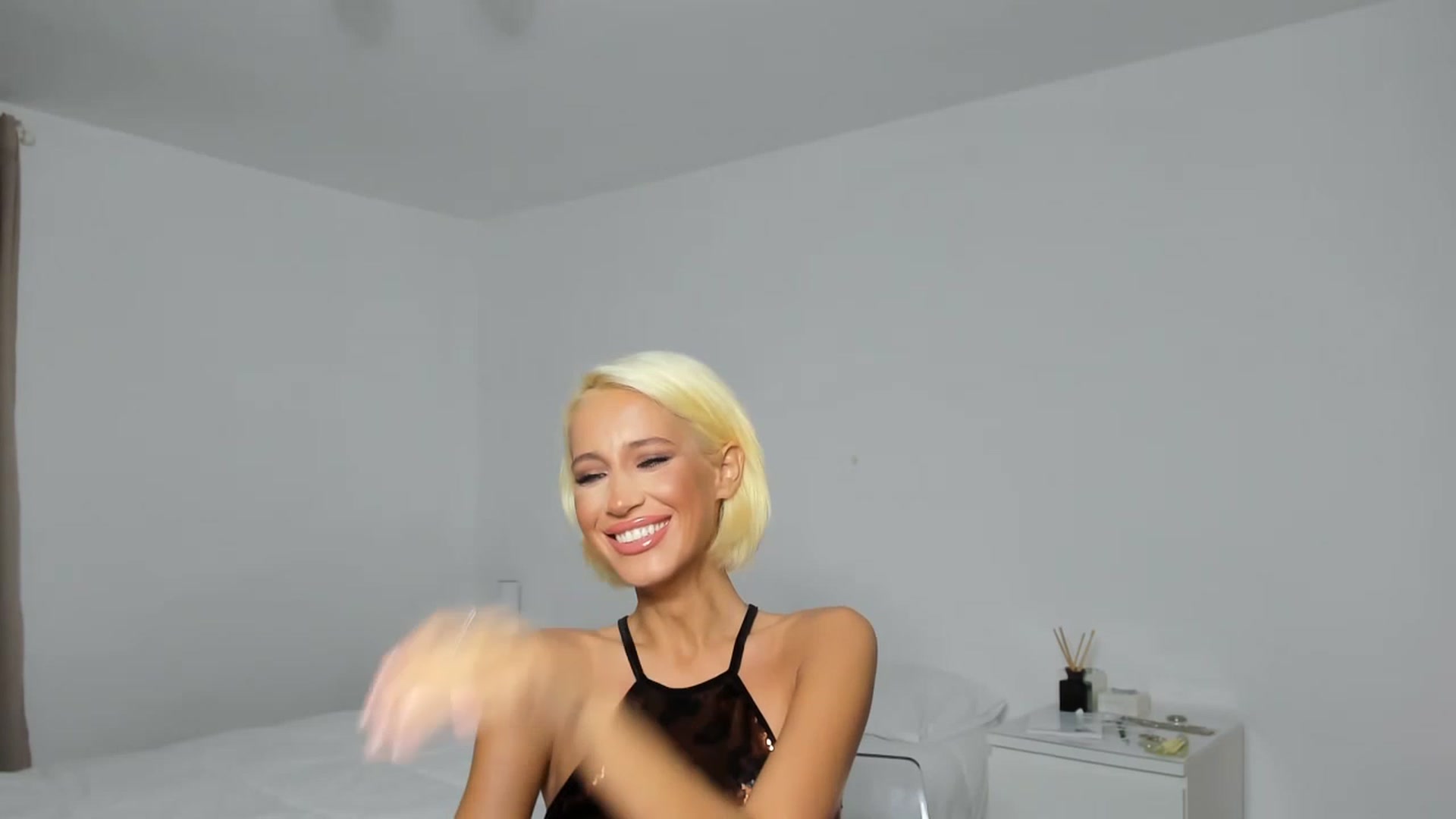 Gallery image thumbnail from Qarinah's myfreecams stream on, 01/02/2023, 23:14 image 19 of 20