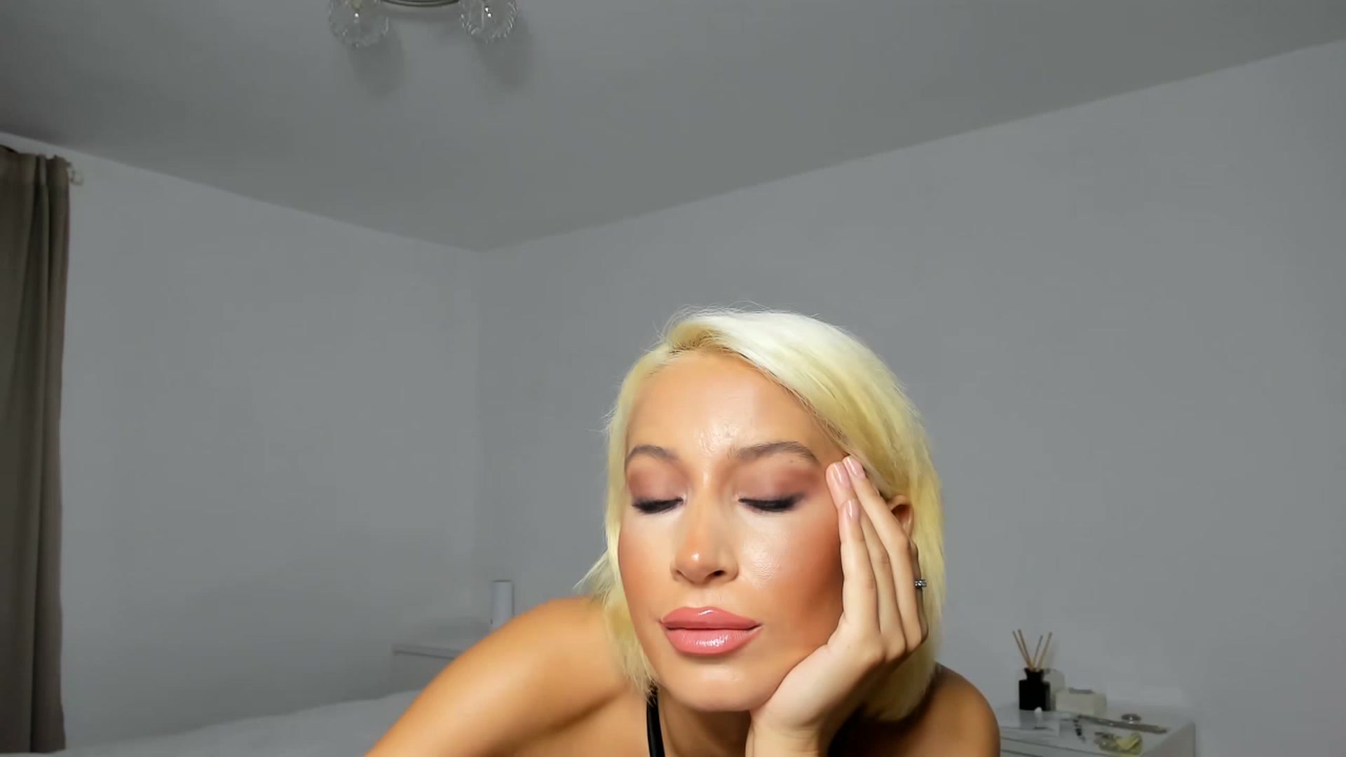 Gallery image thumbnail from Qarinah's myfreecams stream on, 01/03/2023, 03:20 image 3 of 20