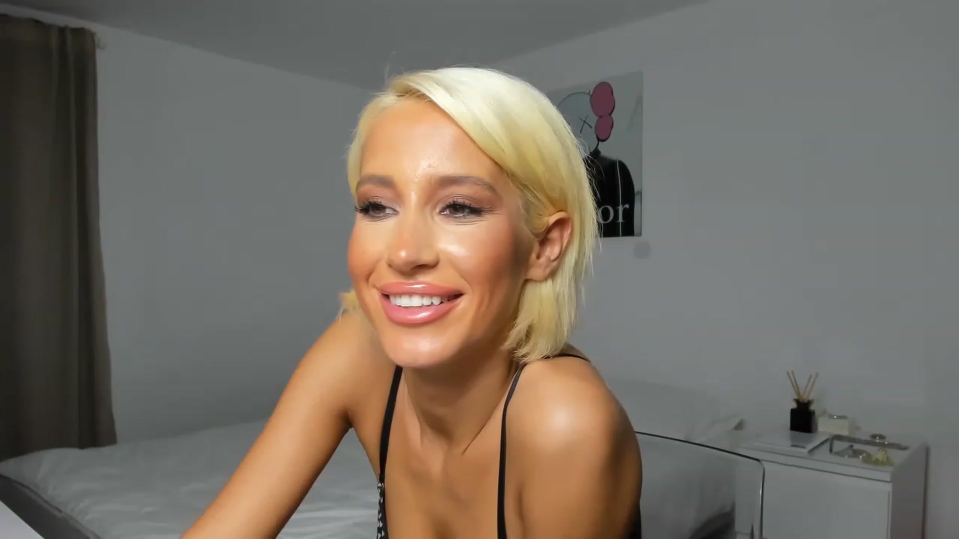 Gallery image thumbnail from Qarinah's myfreecams stream on, 01/04/2023, 06:20 image 7 of 20