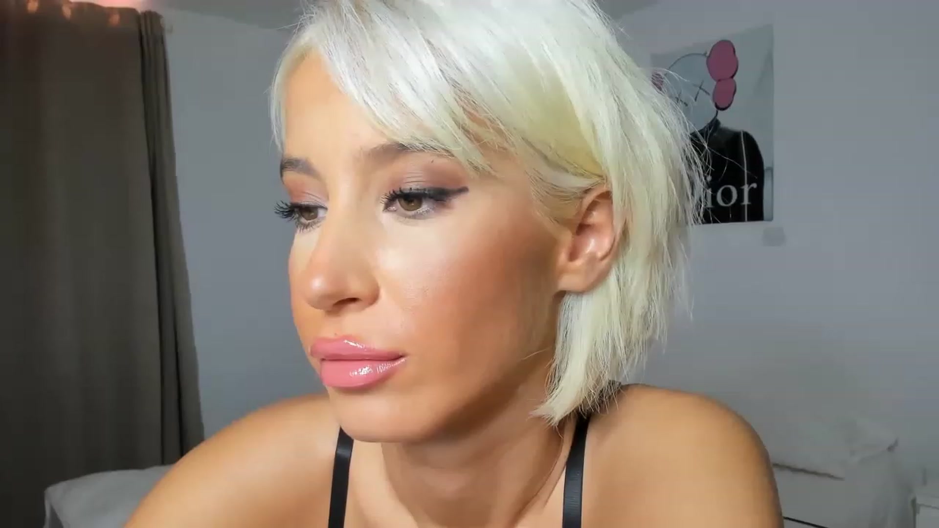 Gallery image thumbnail from Qarinah's myfreecams stream on, 01/07/2023, 11:30 image 1 of 20