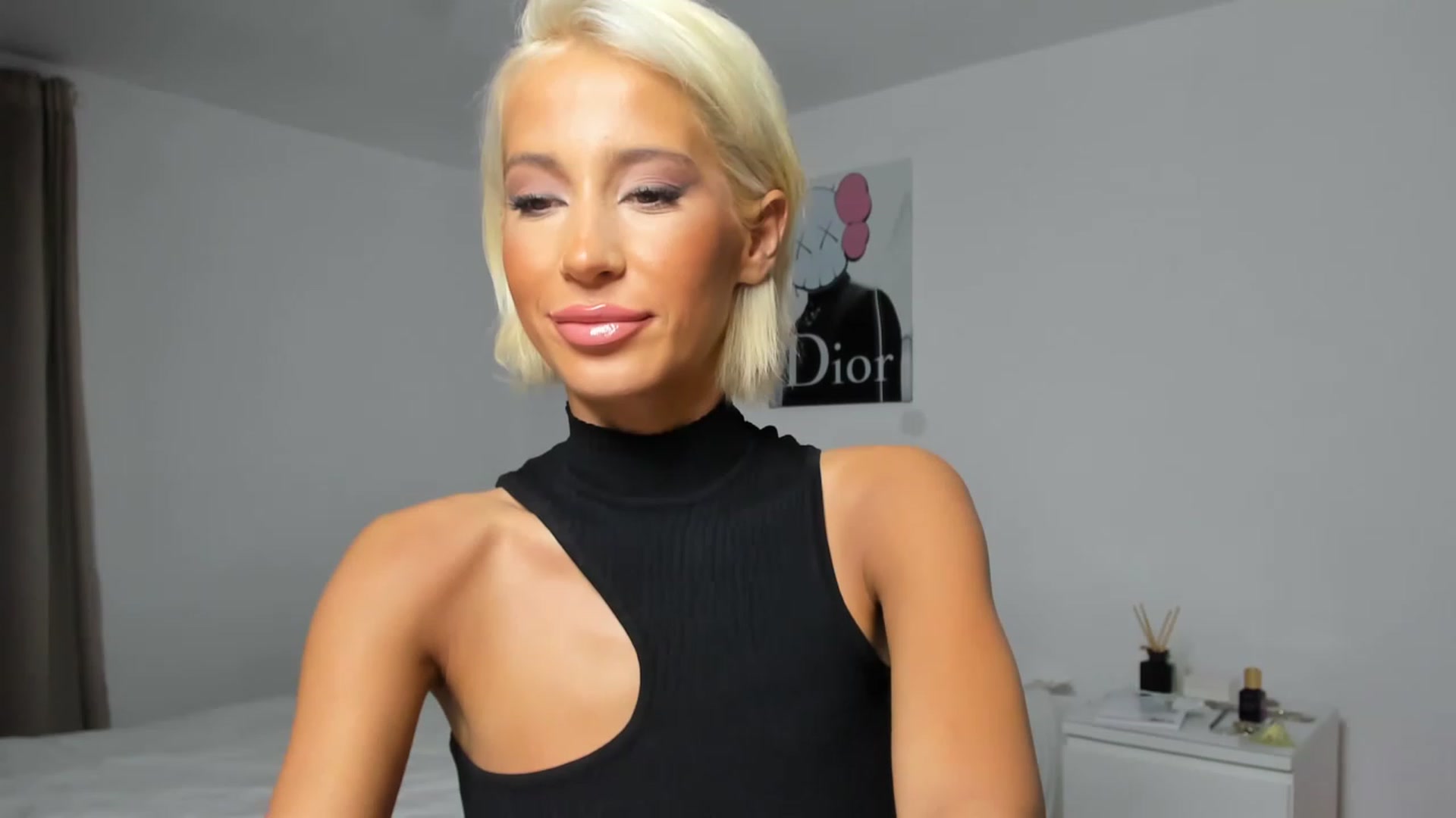 Gallery image thumbnail from Qarinah's myfreecams stream on, 01/08/2023, 21:09 image 11 of 20