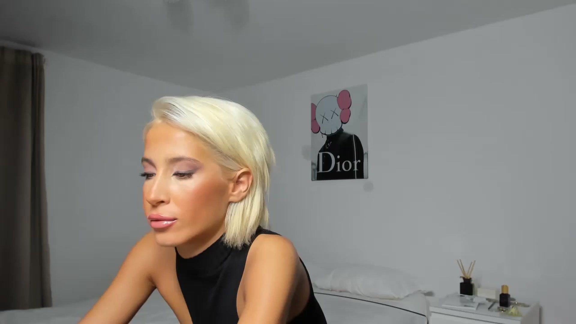 Gallery image thumbnail from Qarinah's myfreecams stream on, 01/08/2023, 21:09 image 1 of 20