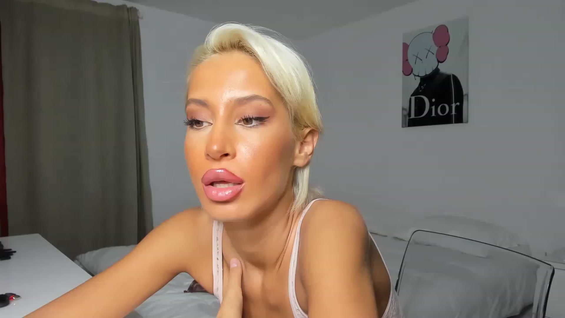 Gallery image thumbnail from Qarinah's myfreecams stream on, 01/17/2023, 06:55 image 1 of 20
