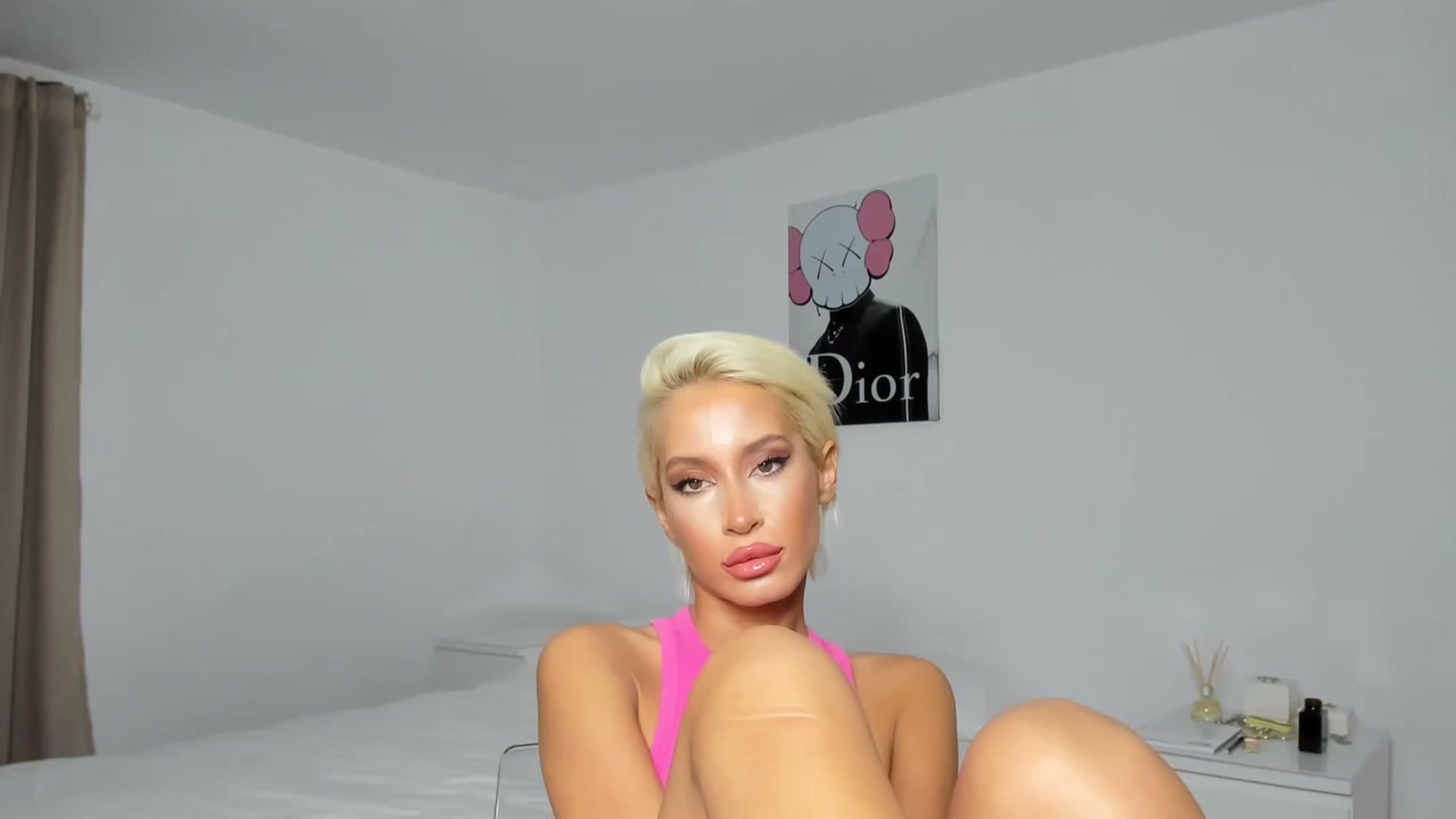 Gallery image thumbnail from Qarinah's myfreecams stream on, 01/20/2023, 02:01 image 6 of 20