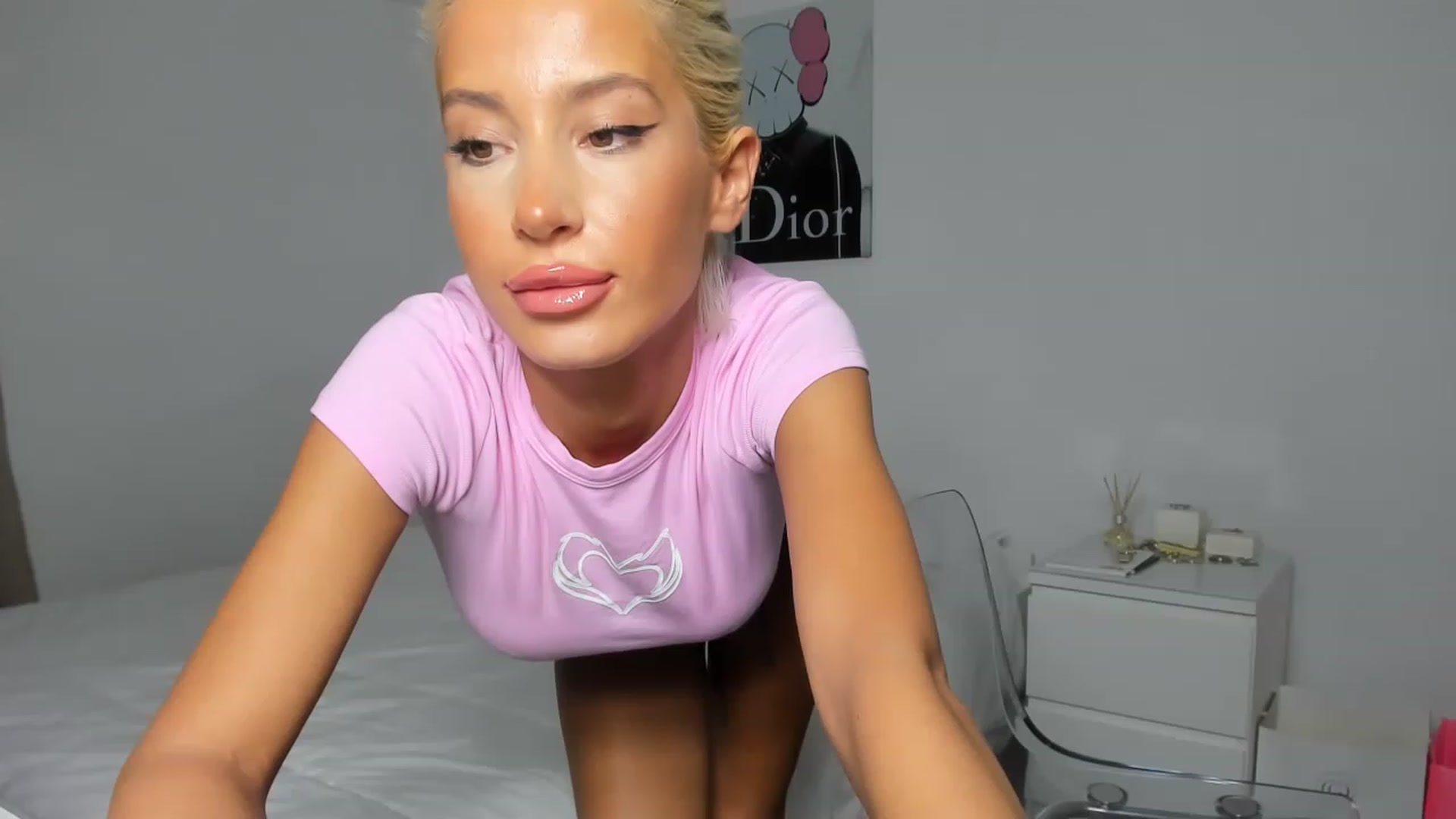 Gallery image thumbnail from Qarinah's myfreecams stream on, 01/21/2023, 18:39 image 14 of 20