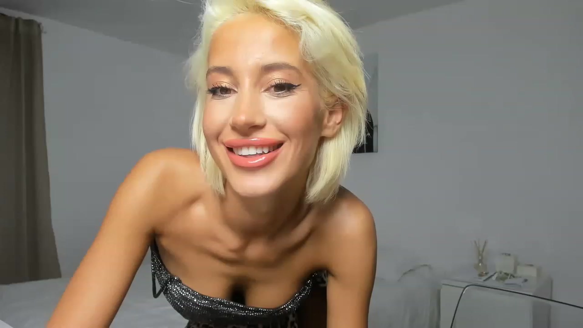 Gallery image thumbnail from Qarinah's myfreecams stream on, 01/31/2023, 21:41 image 6 of 20