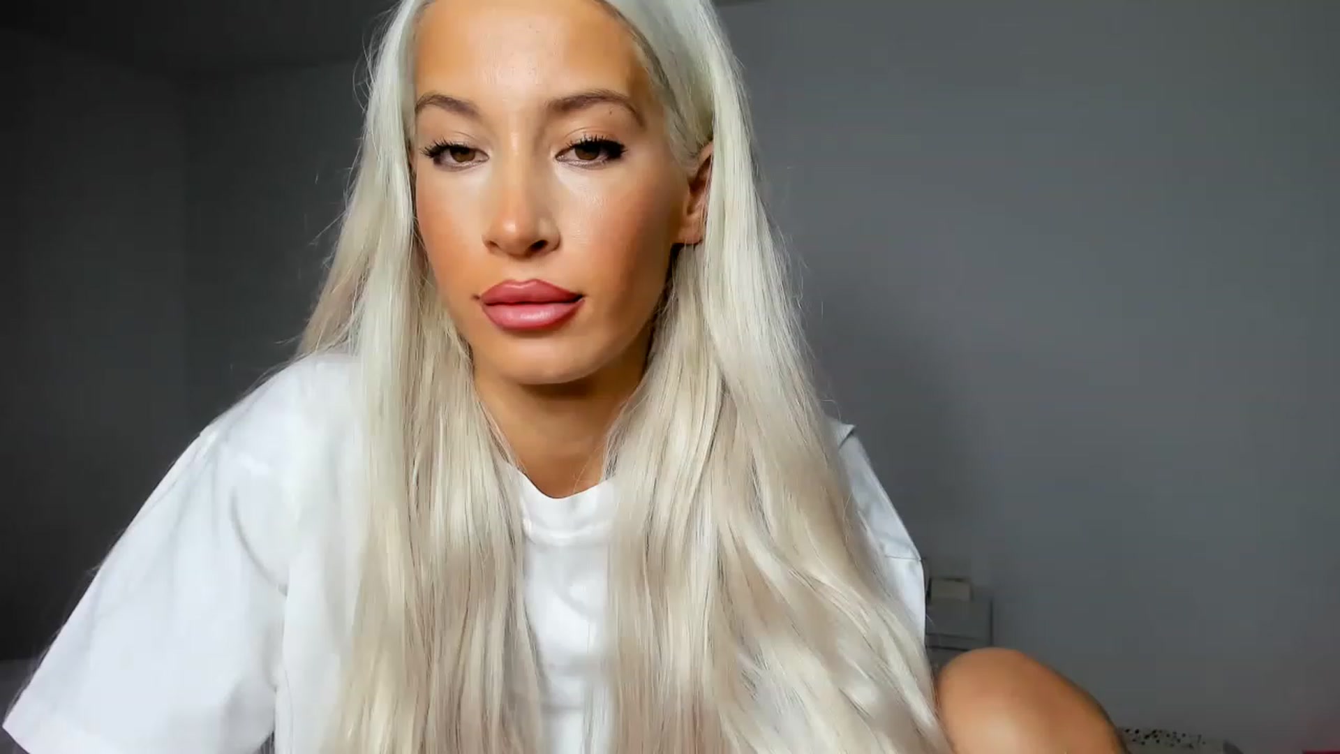 Gallery image thumbnail from Qarinah's myfreecams stream on, 02/09/2023, 20:51 image 19 of 20