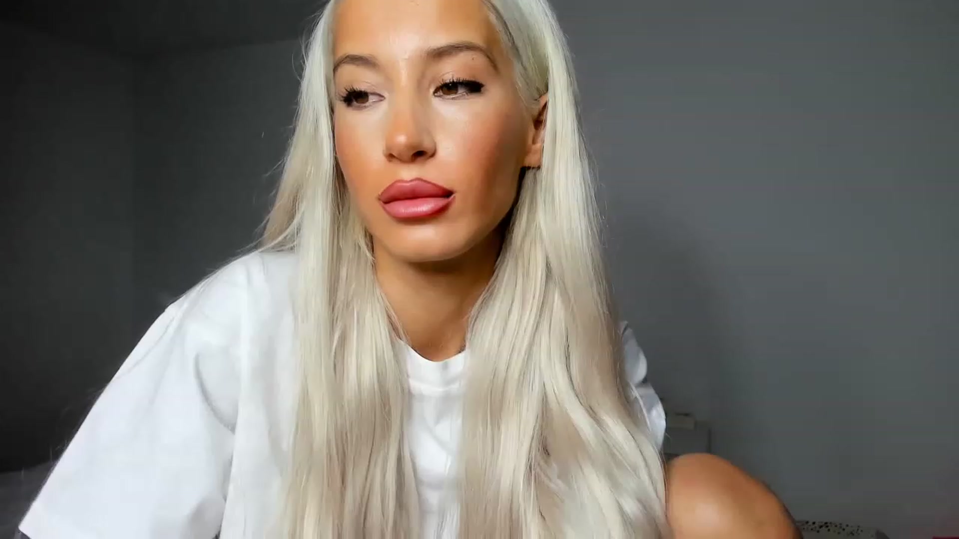 Gallery image thumbnail from Qarinah's myfreecams stream on, 02/09/2023, 20:51 image 18 of 20