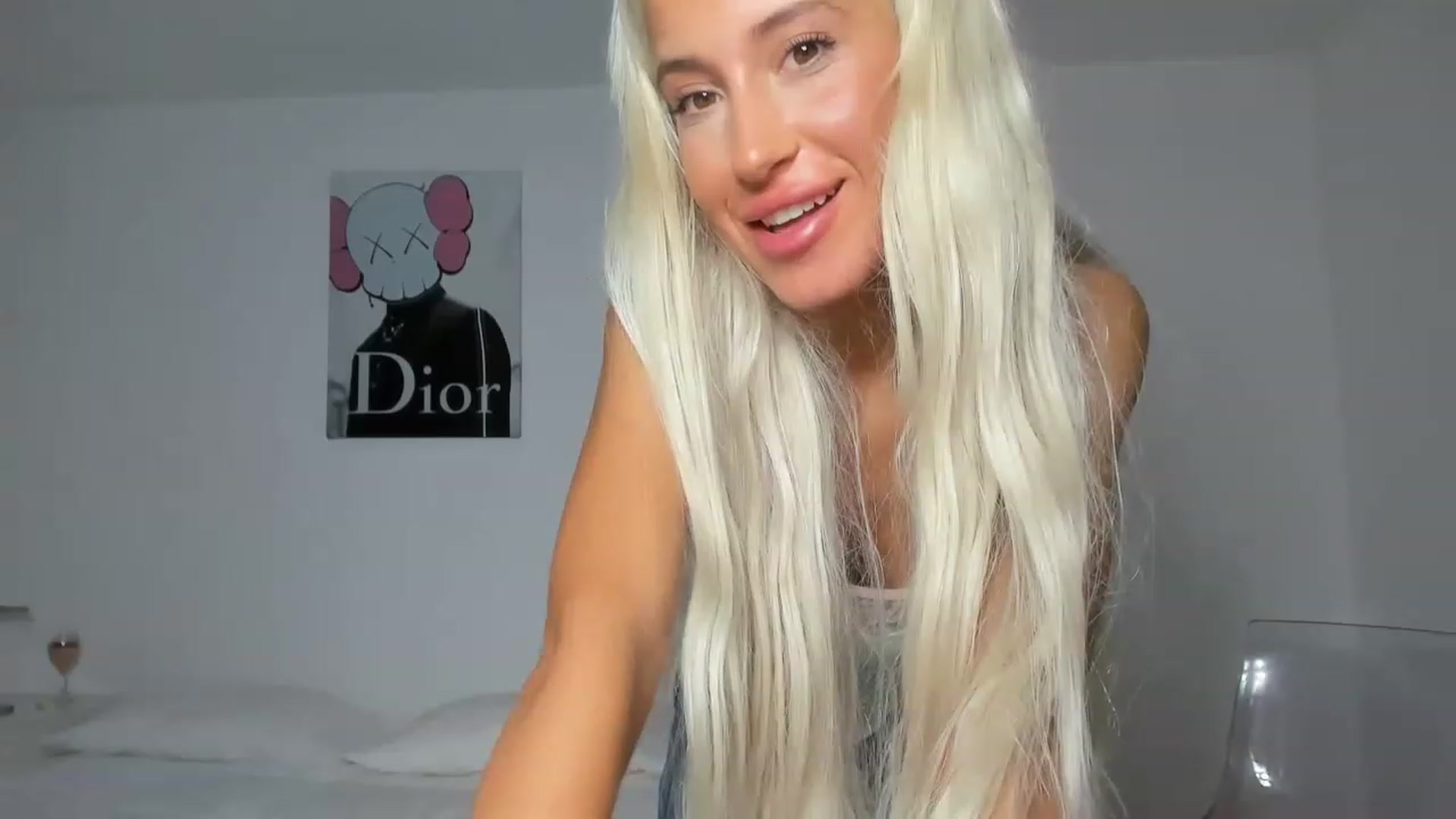 Gallery image thumbnail from Qarinah's myfreecams stream on, 02/12/2023, 24:22 image 16 of 20