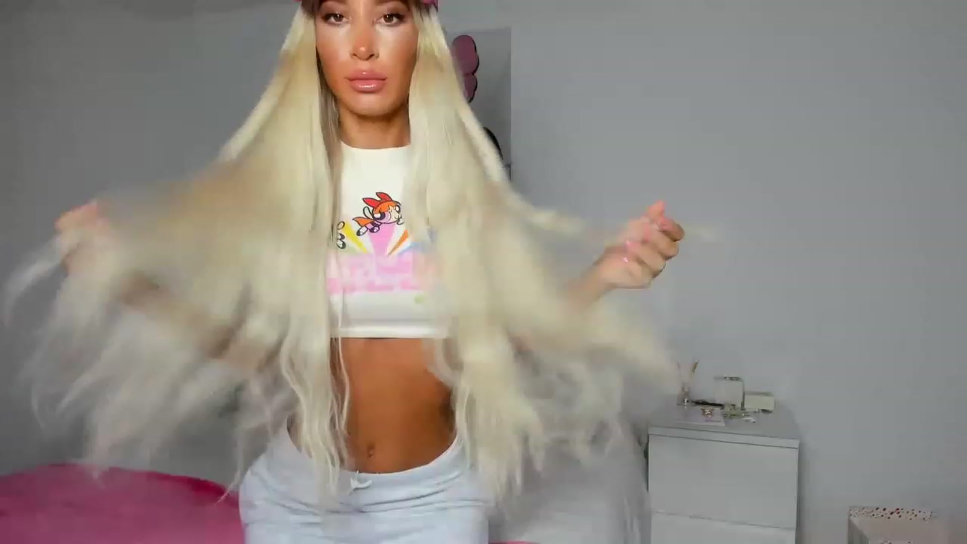 Gallery image thumbnail from Qarinah's myfreecams stream on, 02/14/2023, 24:00 image 9 of 20