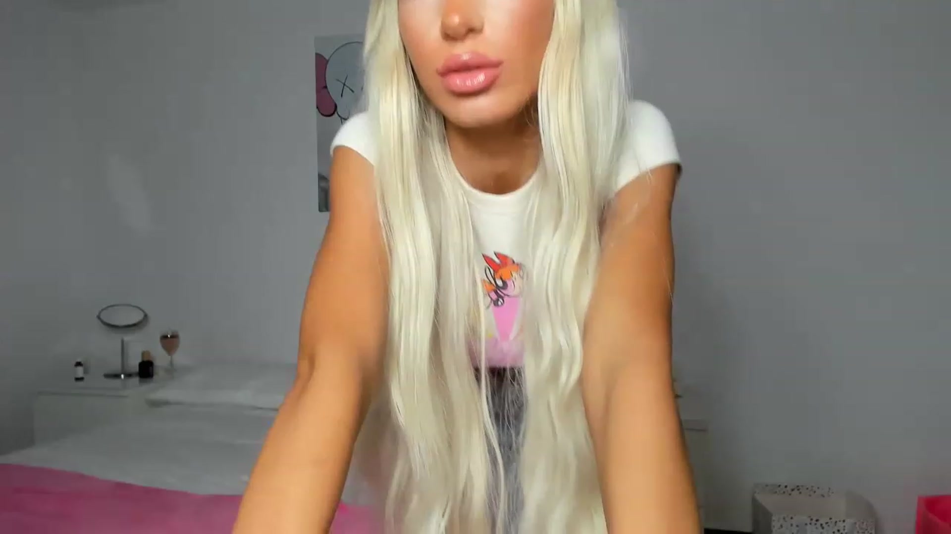 Gallery image thumbnail from Qarinah's myfreecams stream on, 02/14/2023, 24:00 image 5 of 20