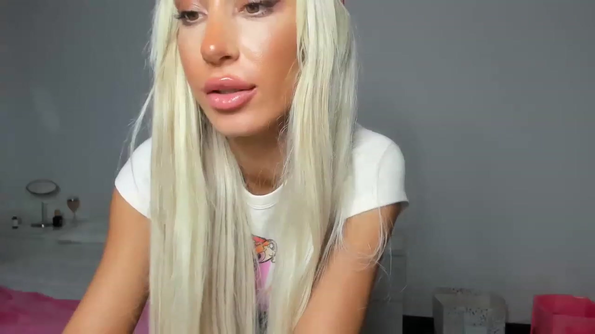 Gallery image thumbnail from Qarinah's myfreecams stream on, 02/14/2023, 05:04 image 12 of 20